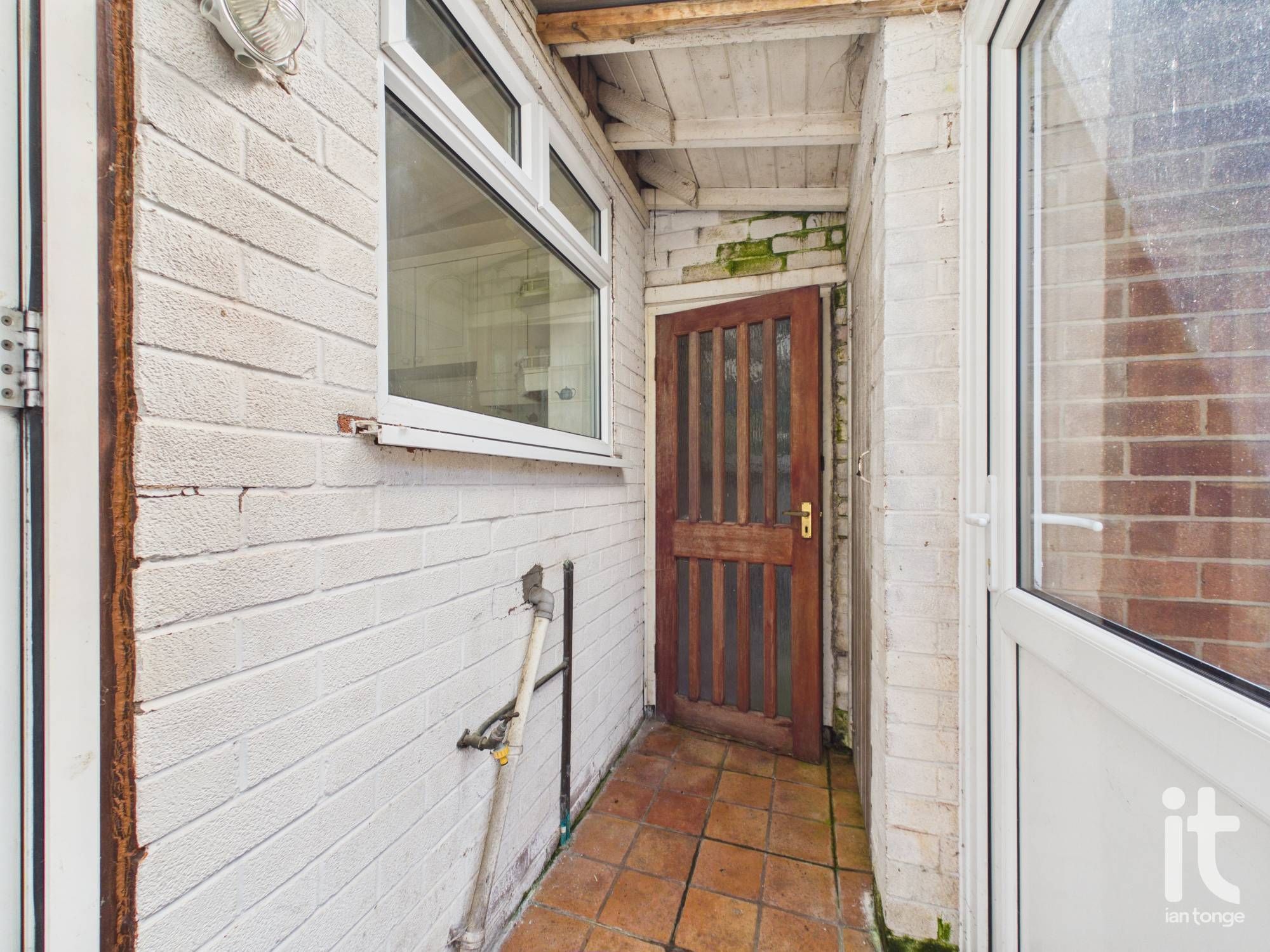 2 bedroom detached bungalow For Sale in Stockport - Photograph 12.