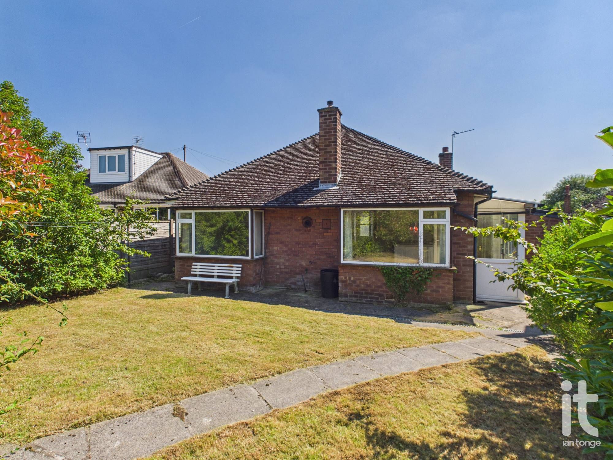 2 bedroom detached bungalow For Sale in Stockport - Photograph 15.