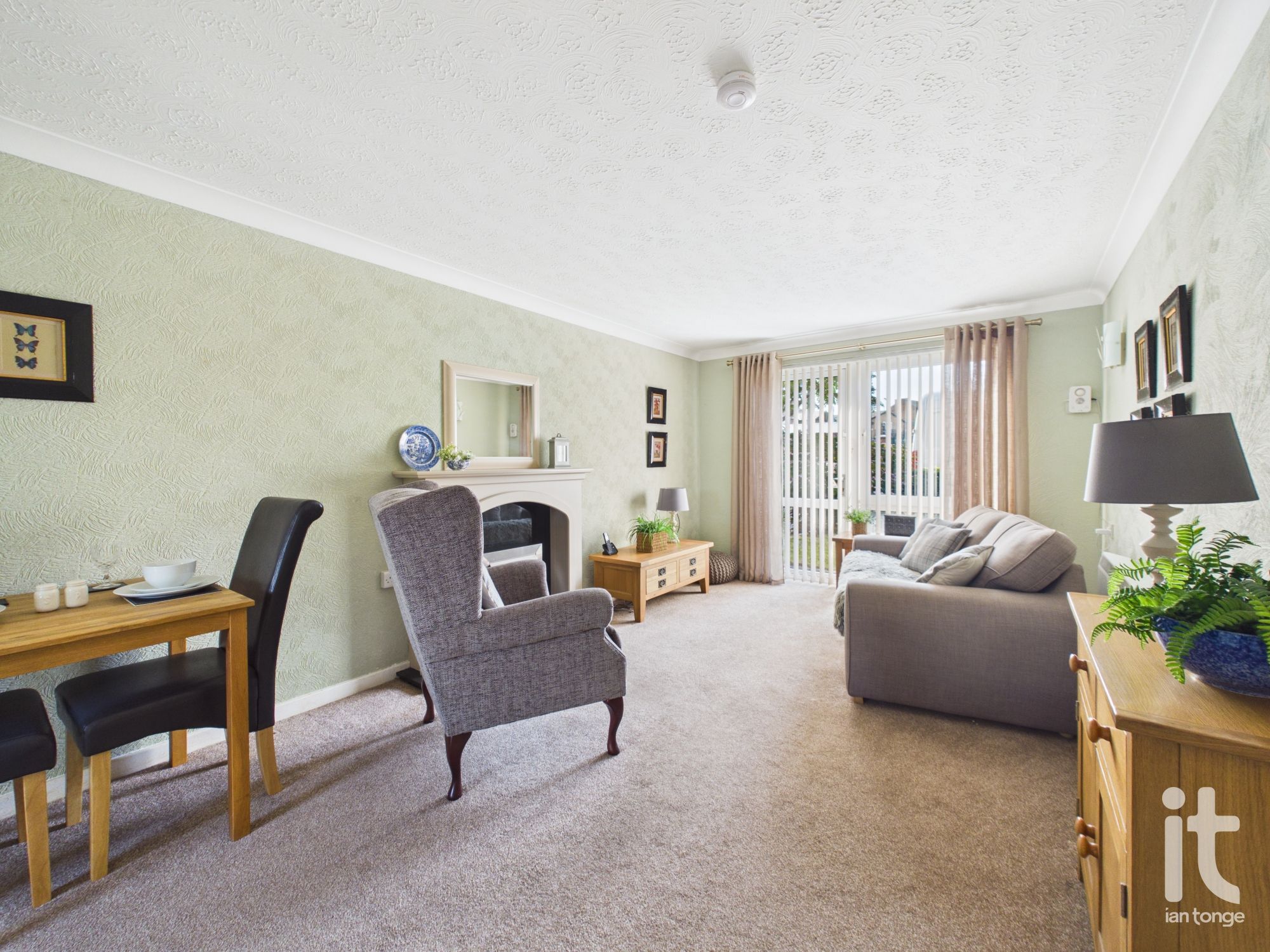 1 bedroom ground floor flat/apartment For Sale in Stockport - Photograph 10.