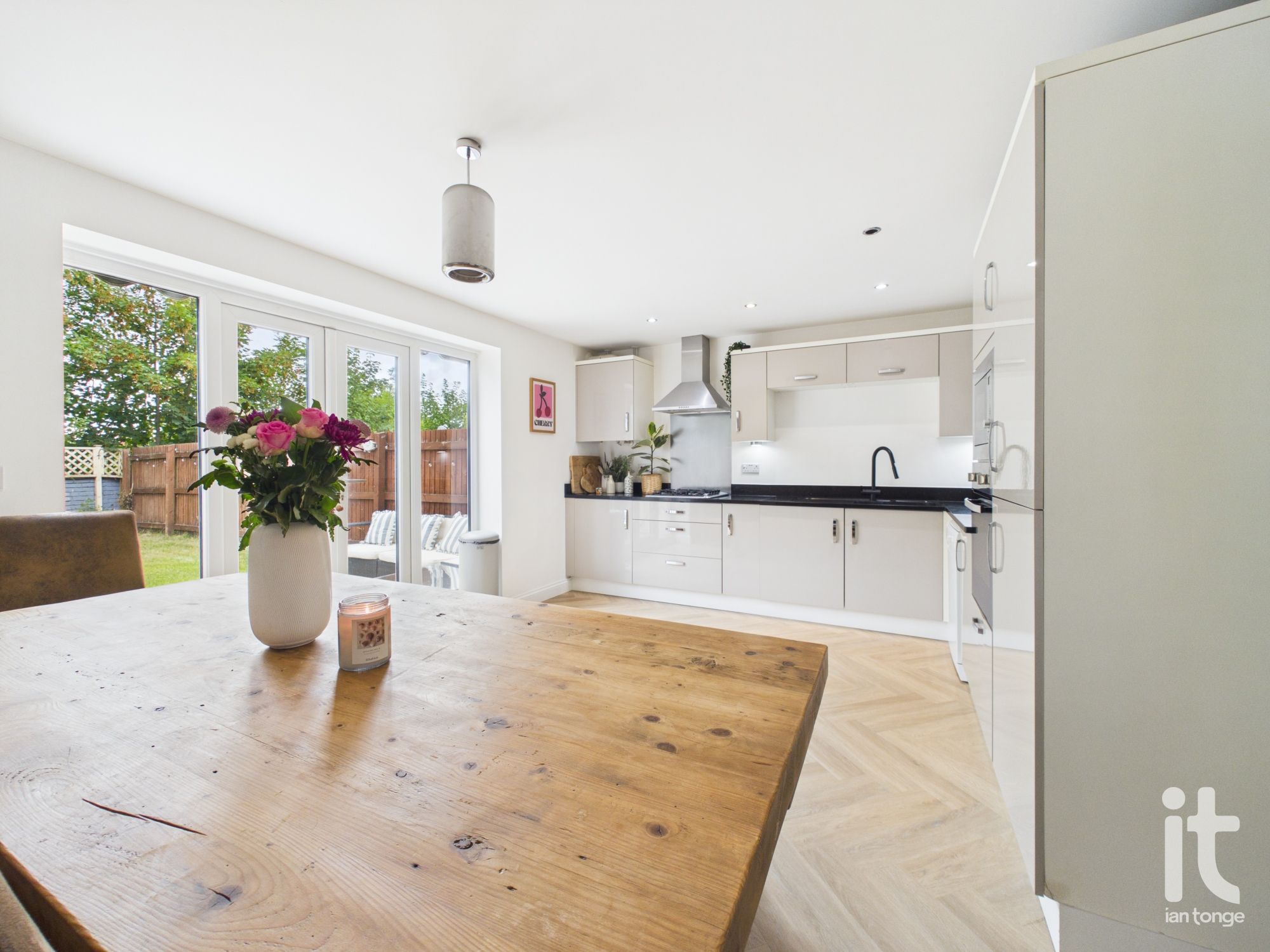 4 bedroom town house For Sale in Stockport - Photograph 21.