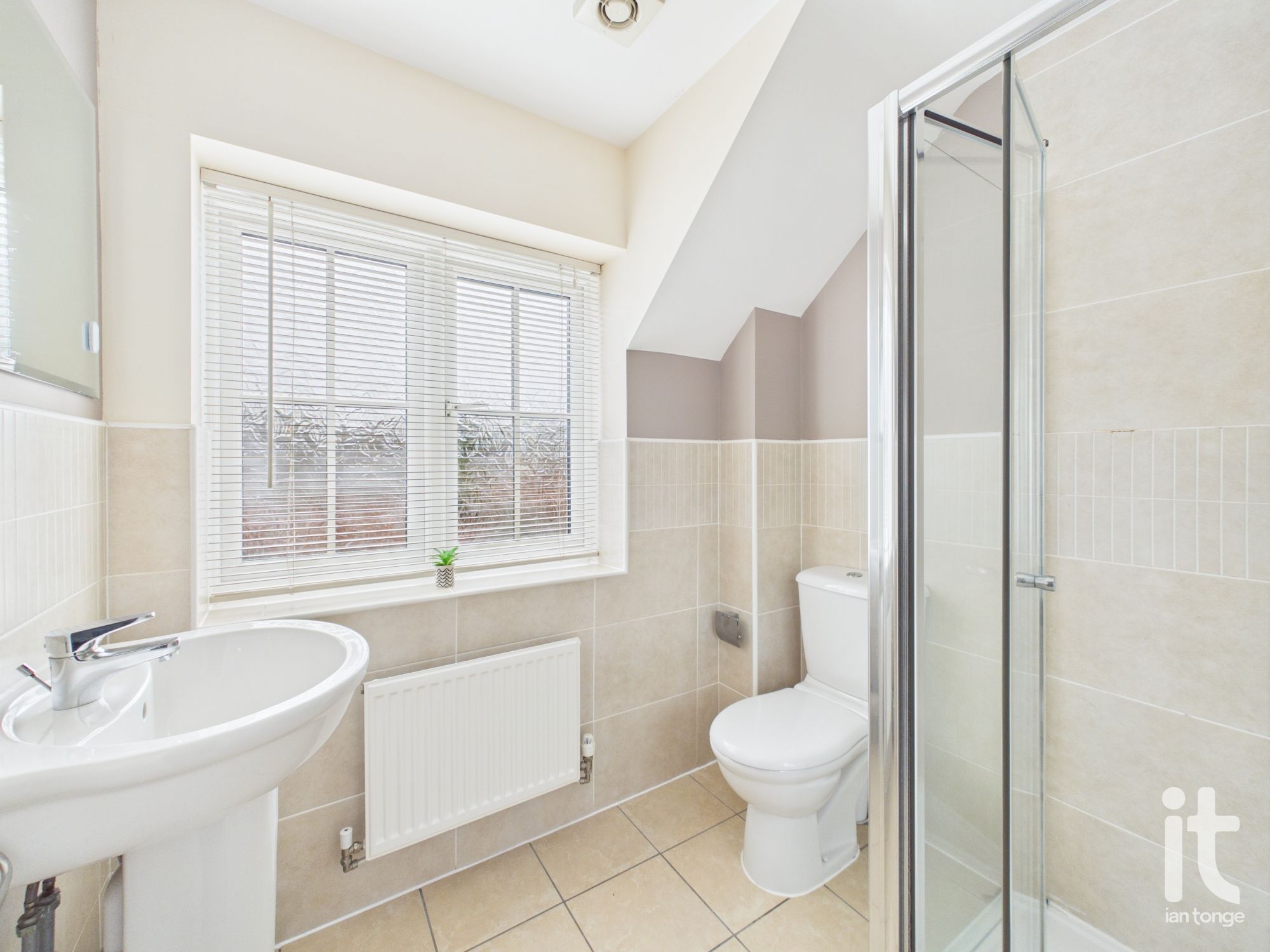 4 bedroom town house For Sale in Stockport - Photograph 40.
