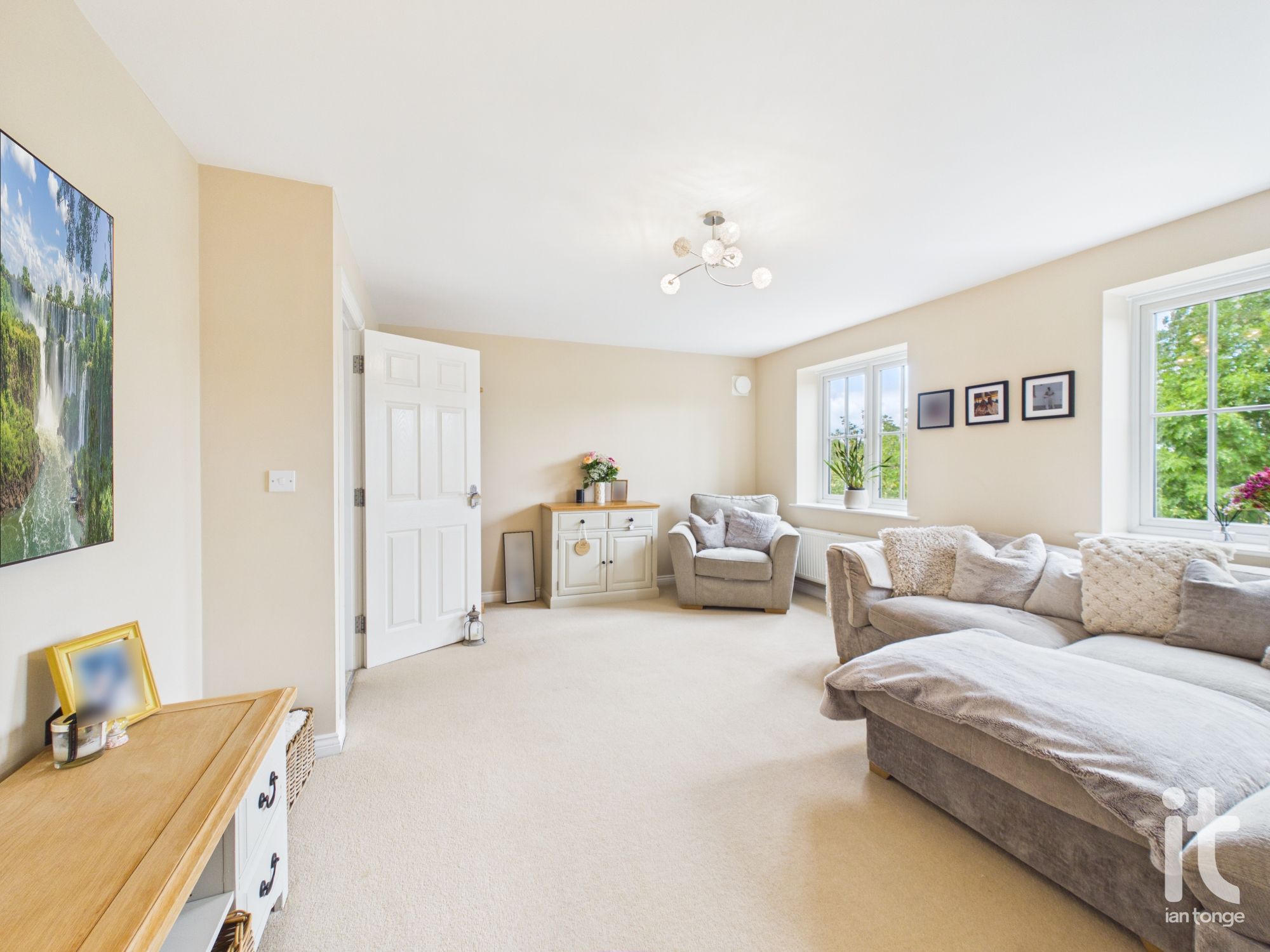 4 bedroom town house For Sale in Stockport - Photograph 31.