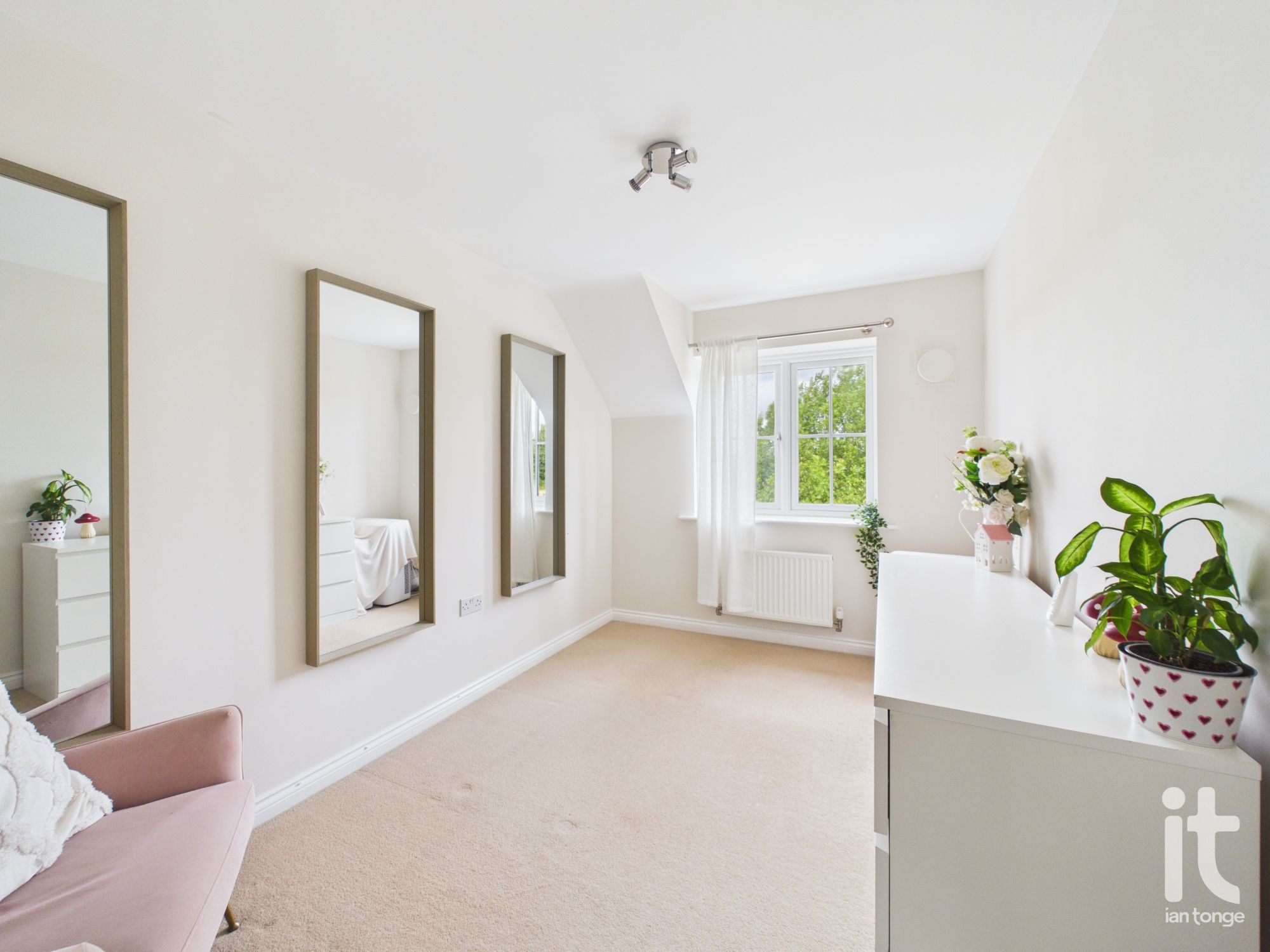 4 bedroom town house For Sale in Stockport - Photograph 3.