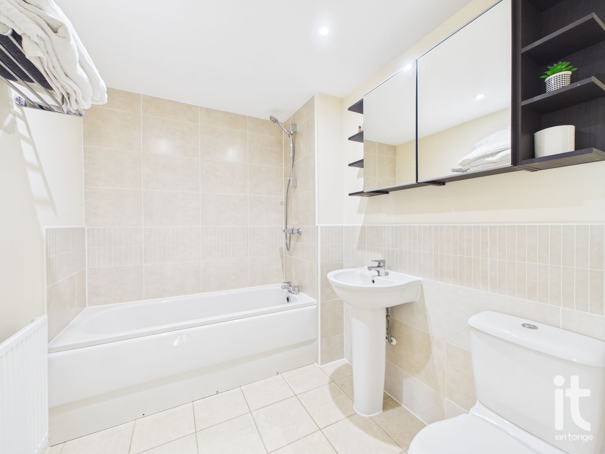 4 bedroom town house For Sale in Stockport - Photograph 6.