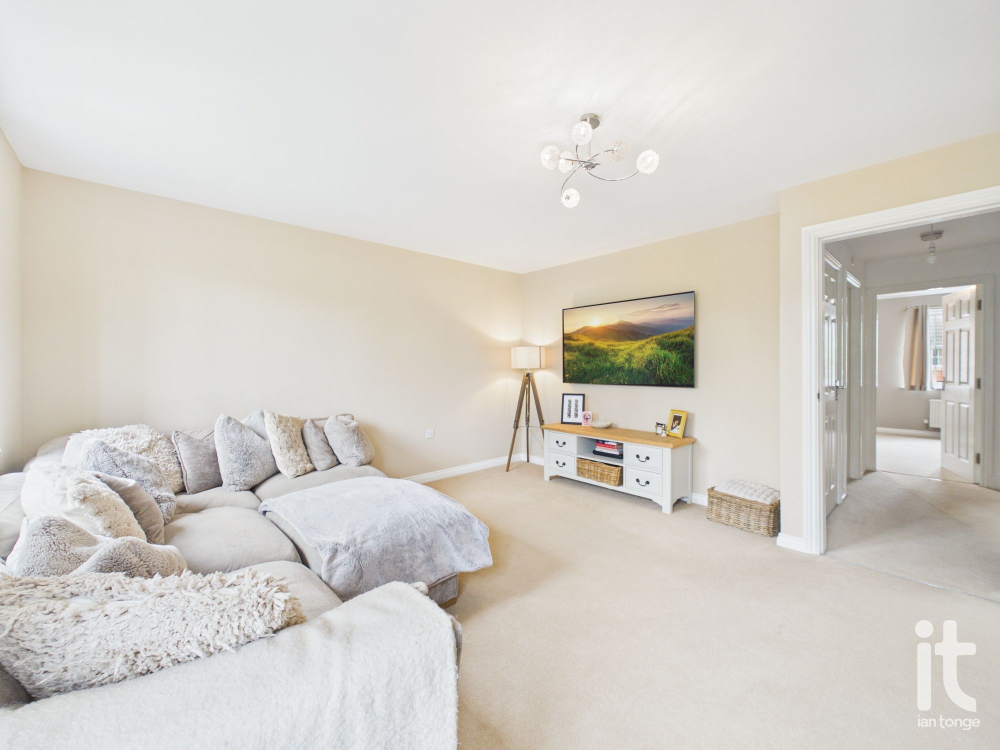 4 bedroom town house For Sale in Stockport - Photograph 32.