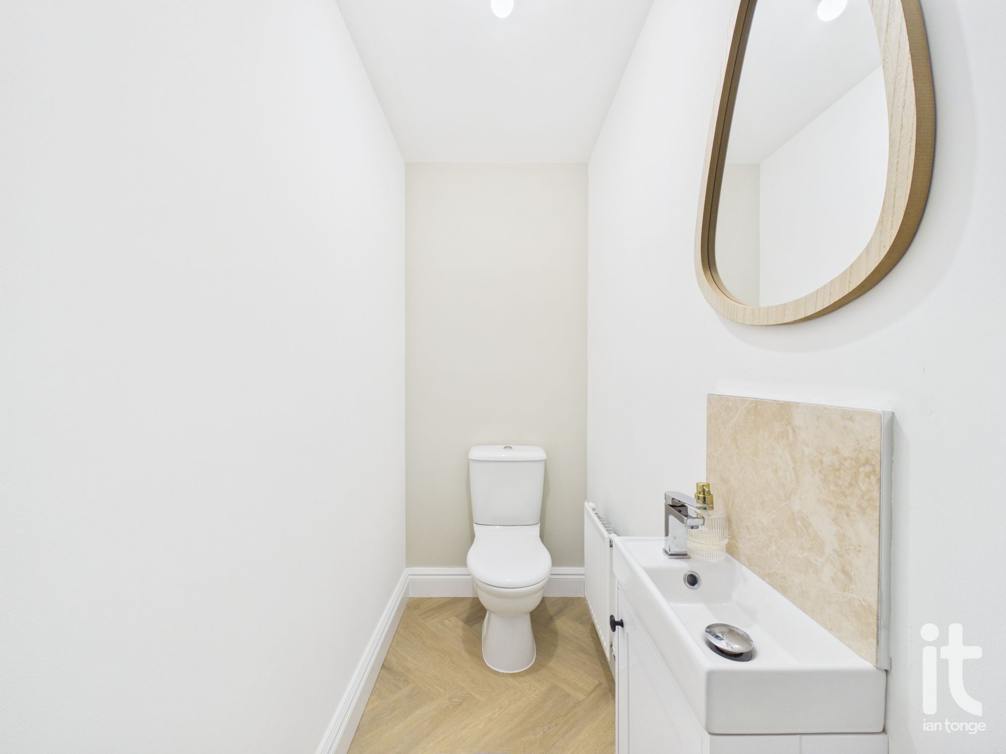 4 bedroom town house For Sale in Stockport - Photograph 19.