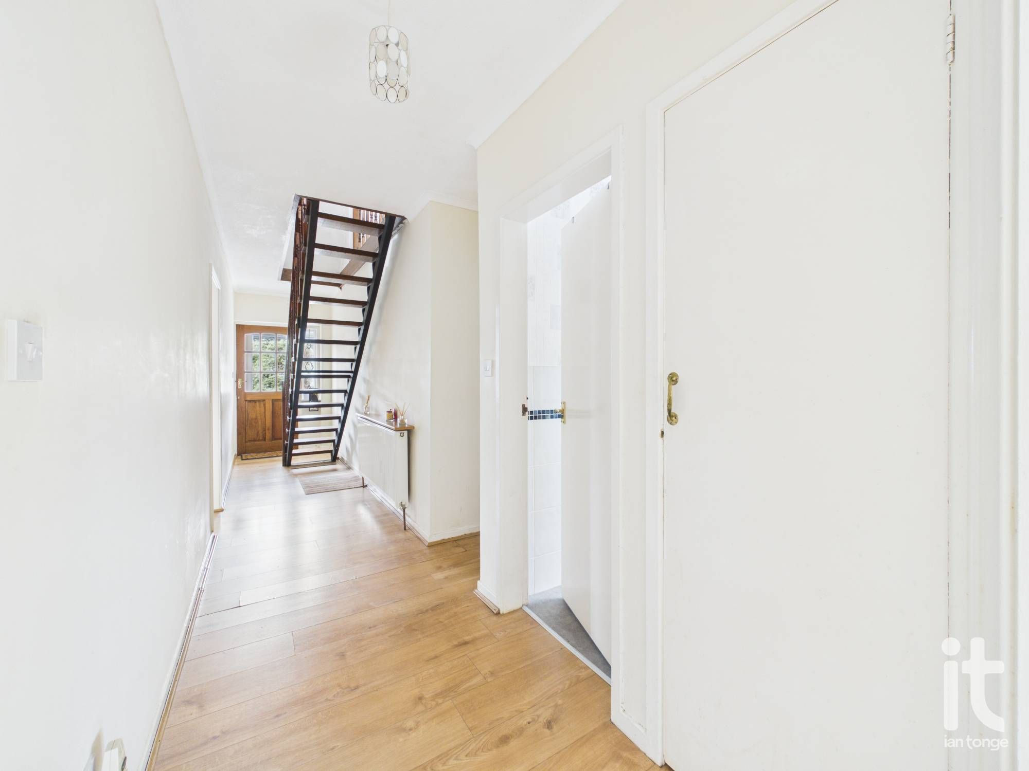 2 bedroom detached bungalow For Sale in Stockport - Photograph 4.