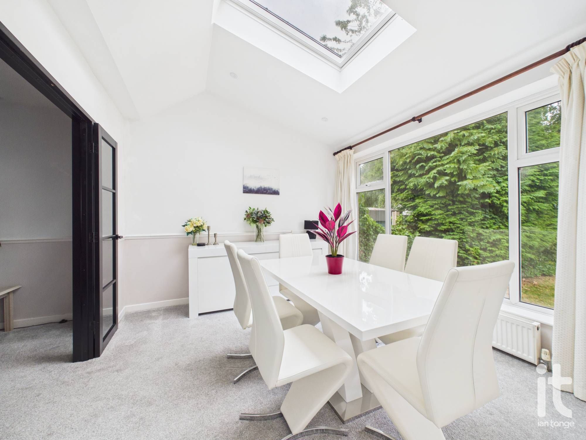 3 bedroom detached house For Sale in Stockport - Photograph 7.