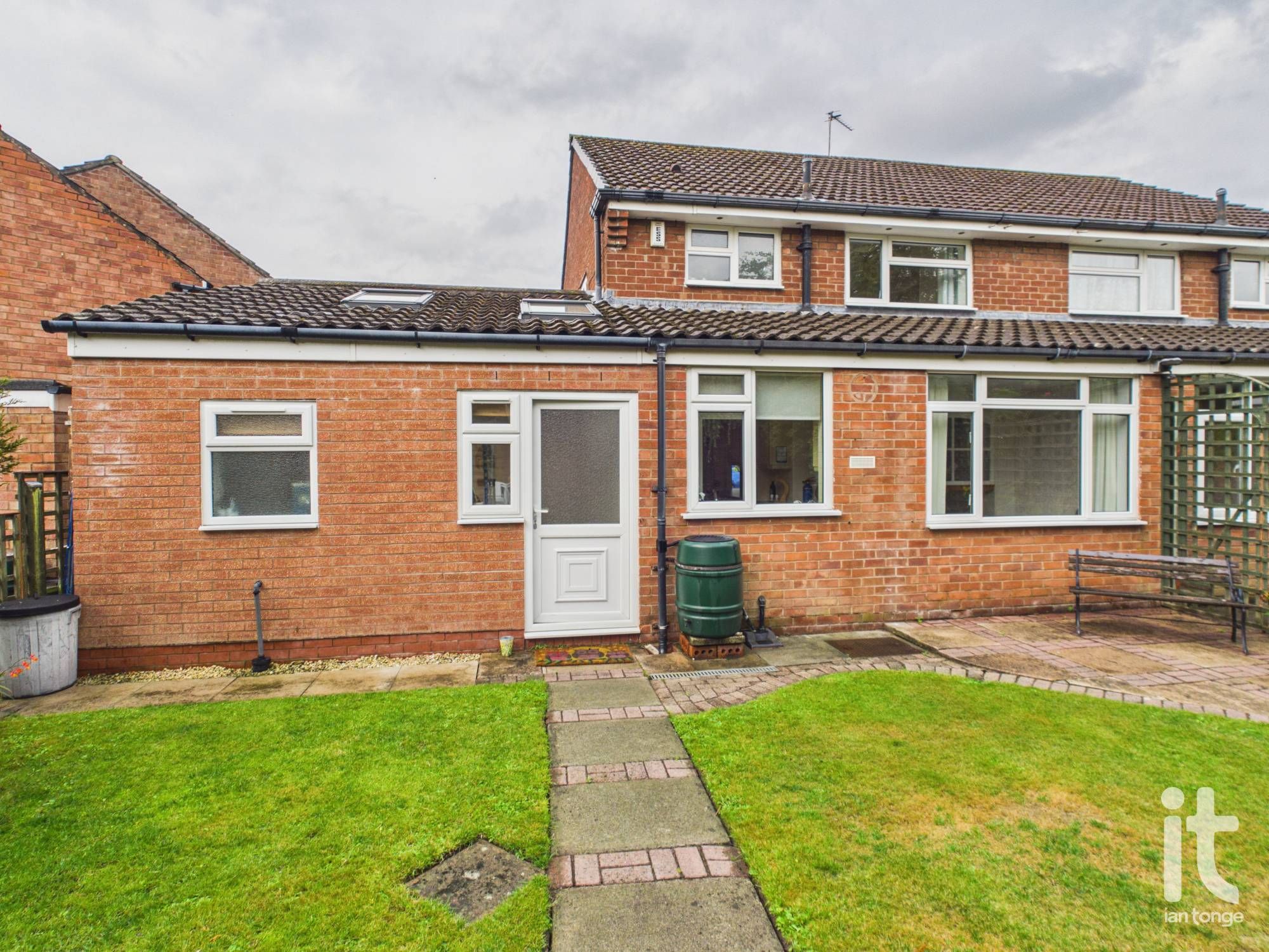 3 bedroom semi-detached house For Sale in Stockport - Photograph 23.