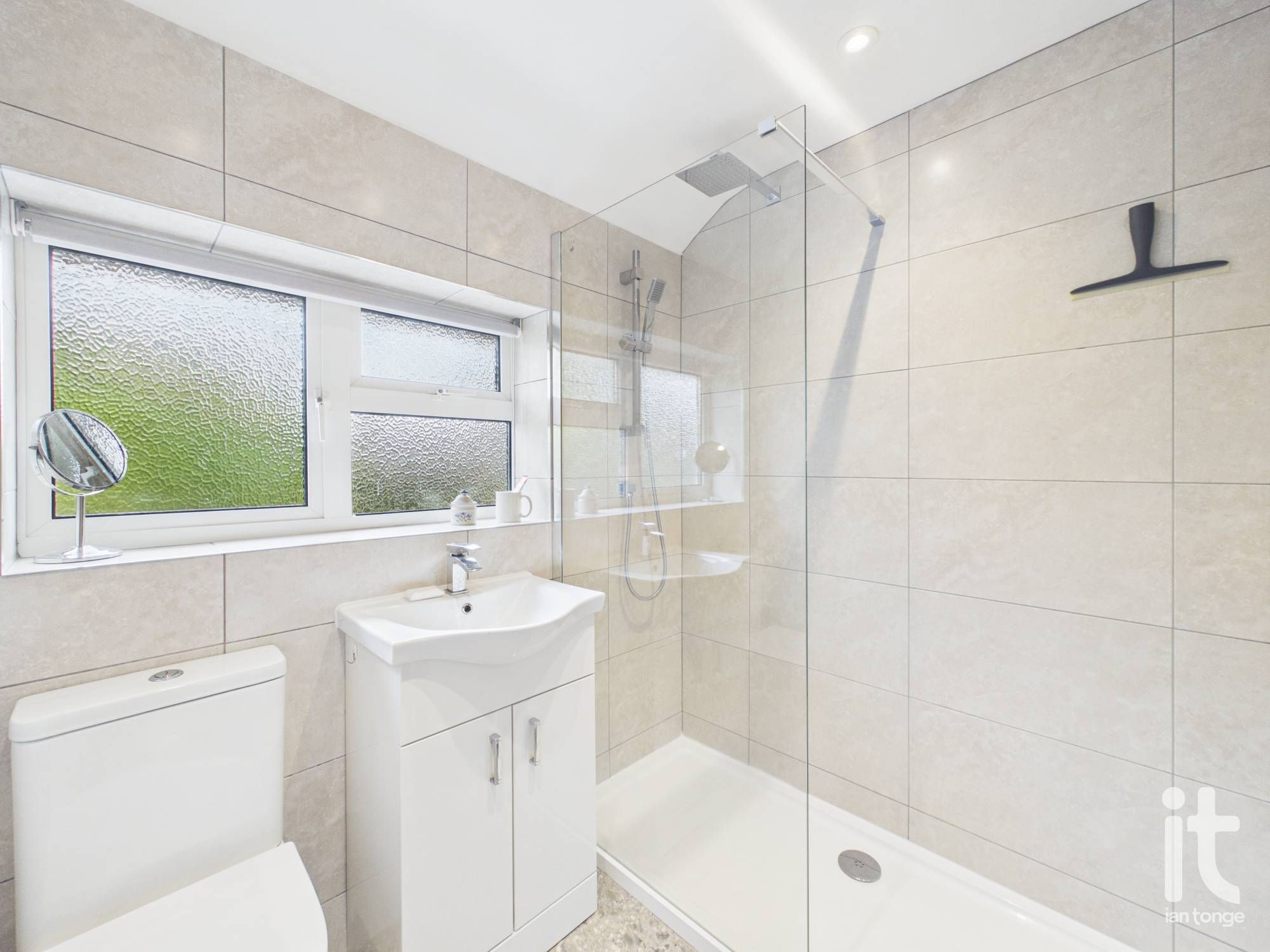 3 bedroom semi-detached house For Sale in Stockport - Photograph 18.