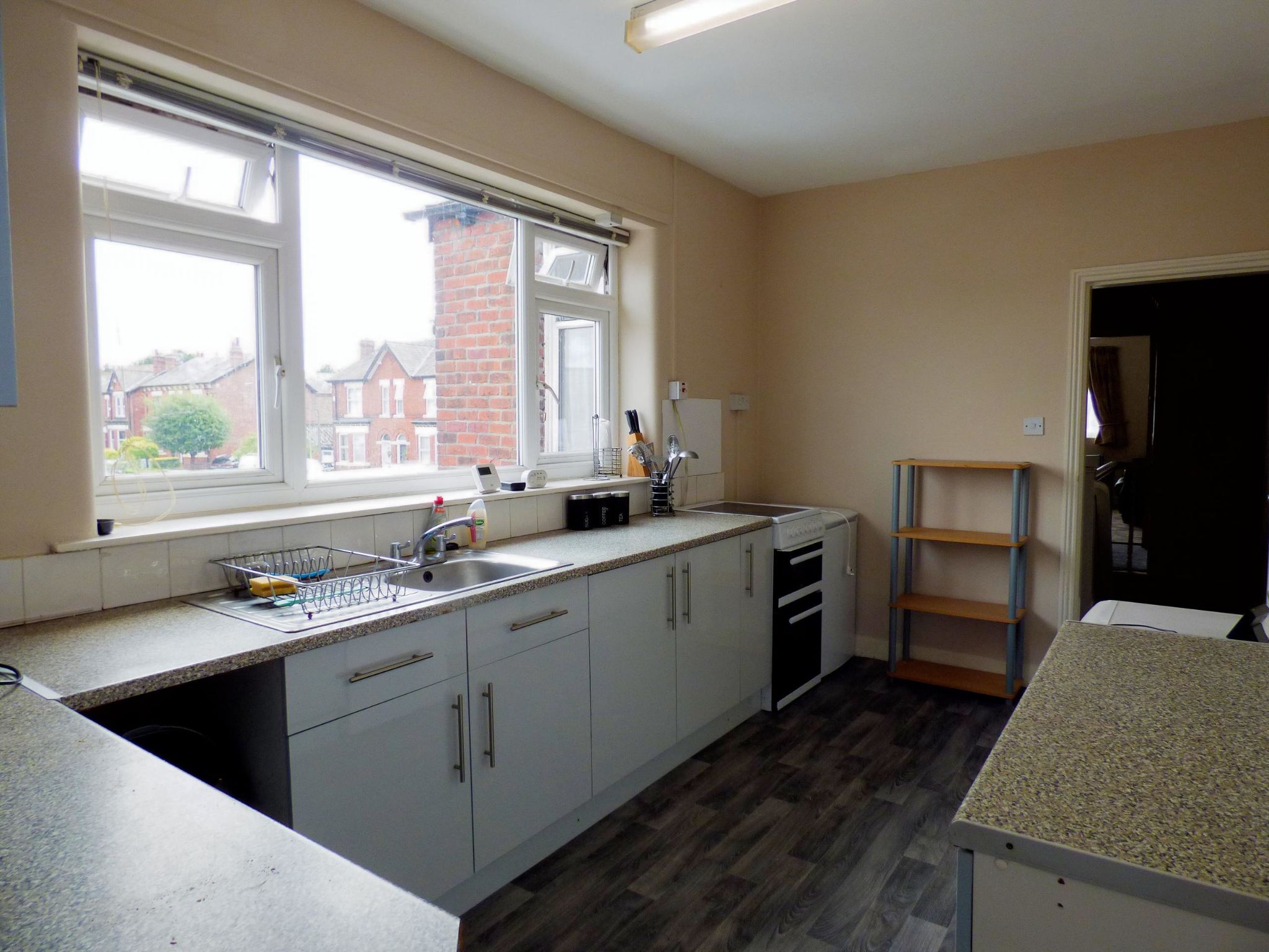 1 bedroom apartment flat/apartment To Let in Stockport - Photograph 2.