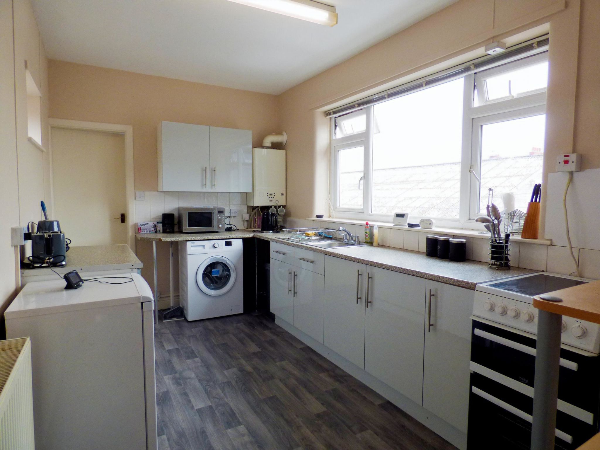 1 bedroom apartment flat/apartment To Let in Stockport - Photograph 1.