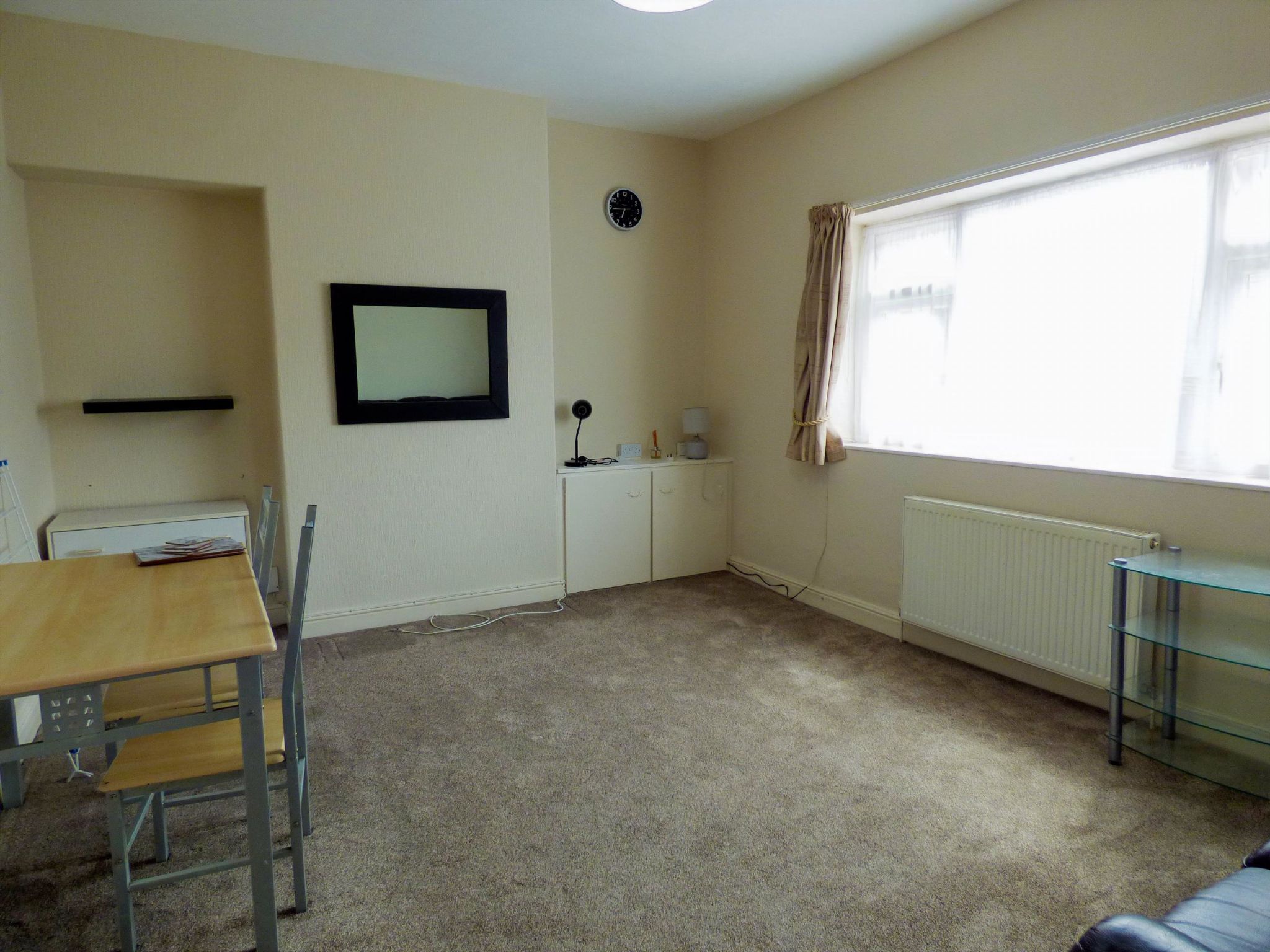 1 bedroom apartment flat/apartment To Let in Stockport - Photograph 3.