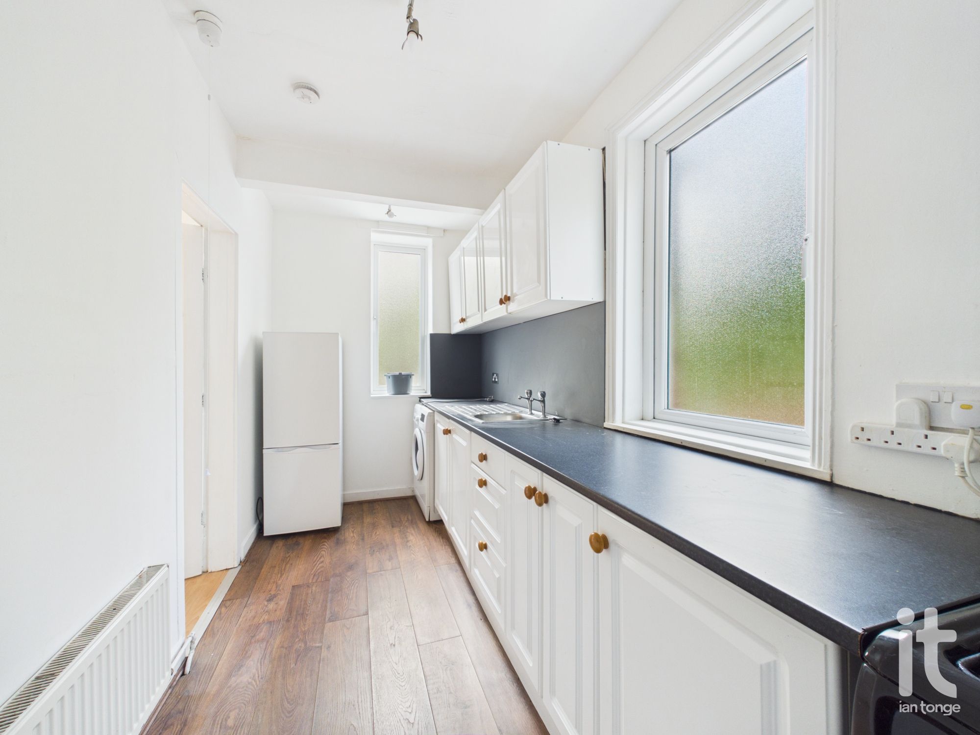 2 bedroom apartment flat/apartment For Sale in Manchester - Photograph 3.
