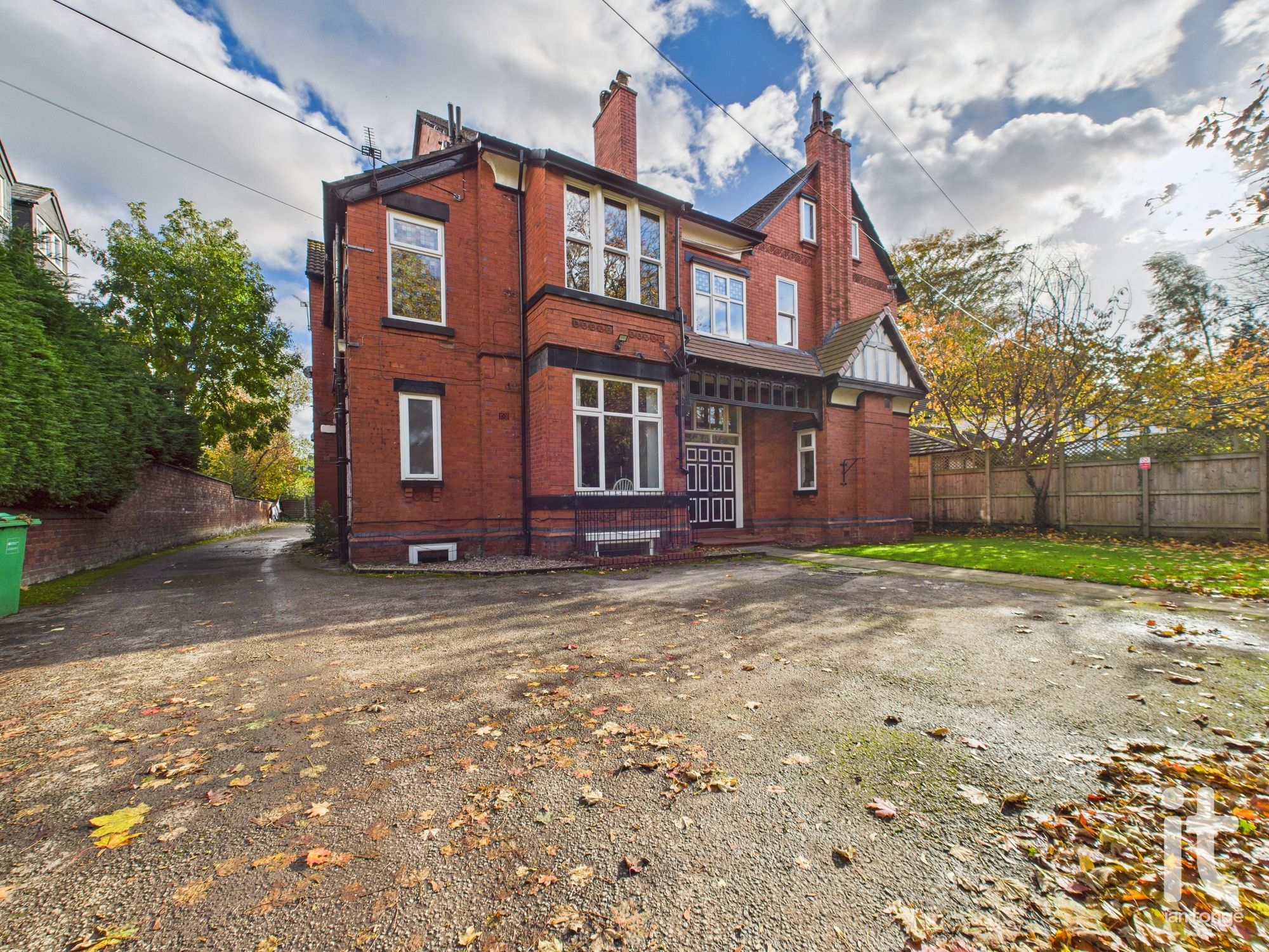 2 bedroom apartment flat/apartment For Sale in Manchester - Property photograph.
