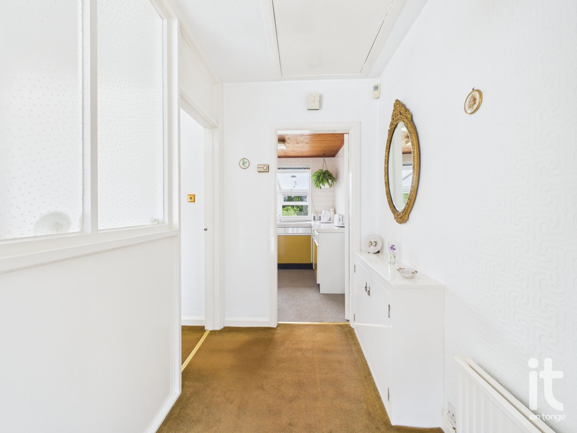 2 bedroom detached bungalow For Sale in Stockport - Photograph 6.