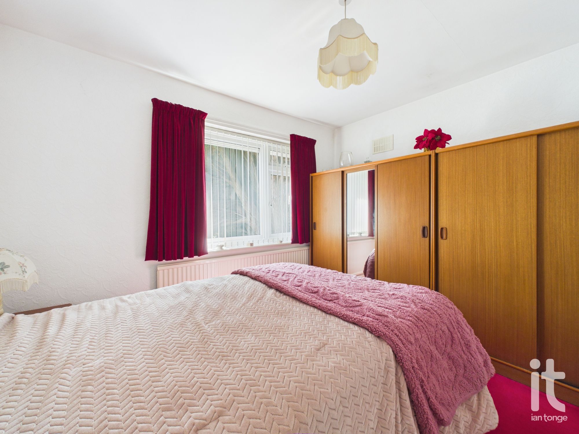 2 bedroom detached bungalow For Sale in Stockport - Photograph 9.
