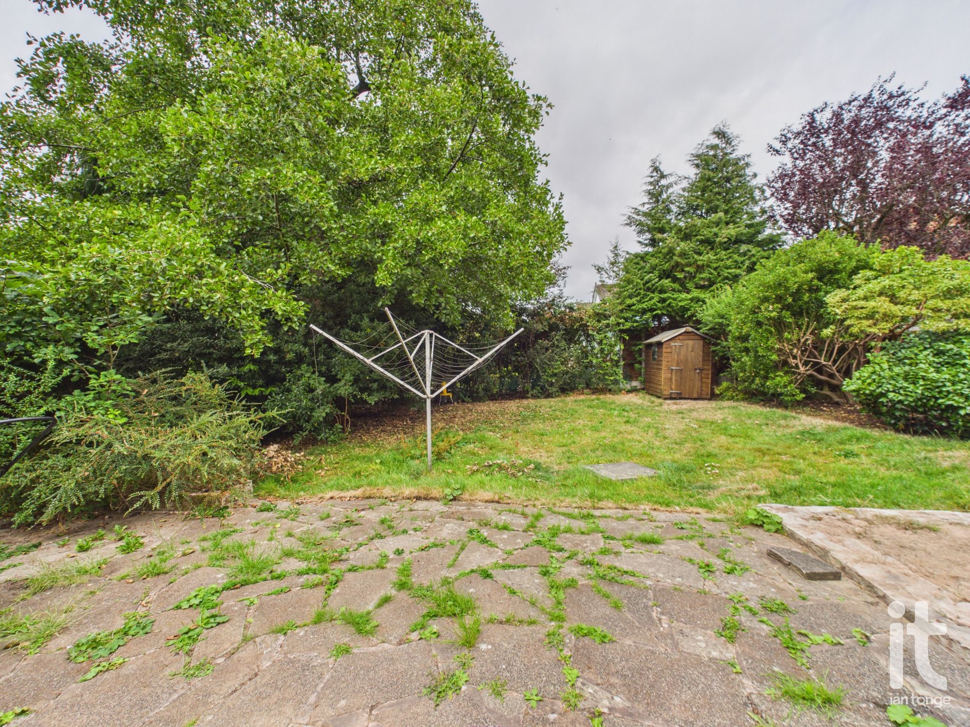 3 bedroom link detached house For Sale in Stockport - Property photograph.