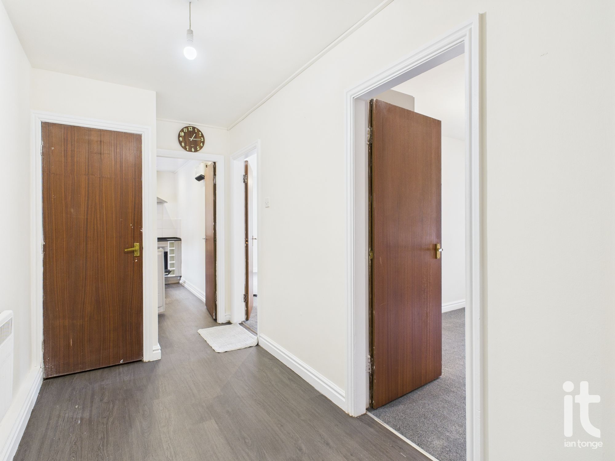 2 bedroom ground floor flat/apartment For Sale in Manchester - Photograph 5.