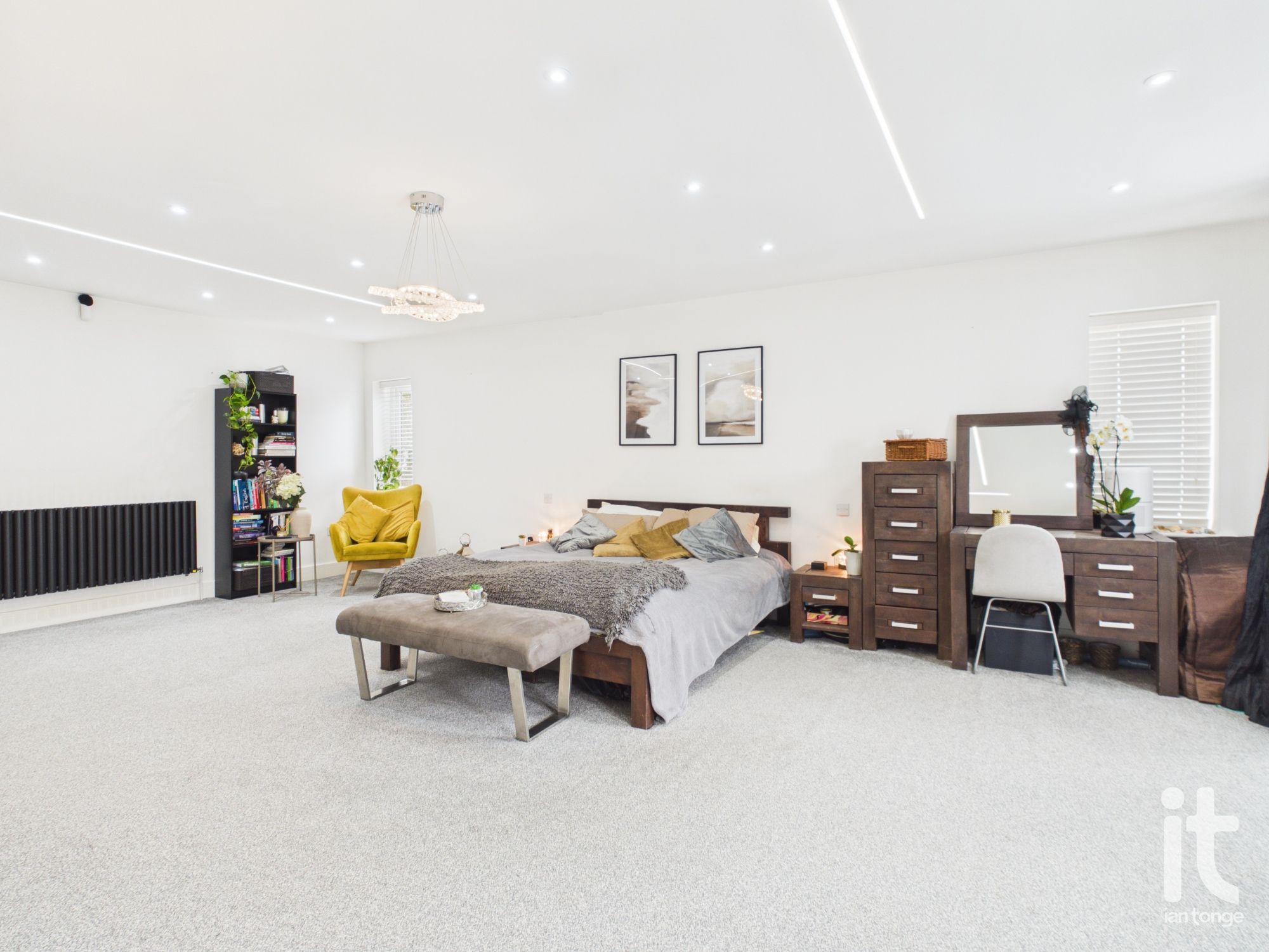 4 bedroom detached house For Sale in Stockport - Photograph 34.