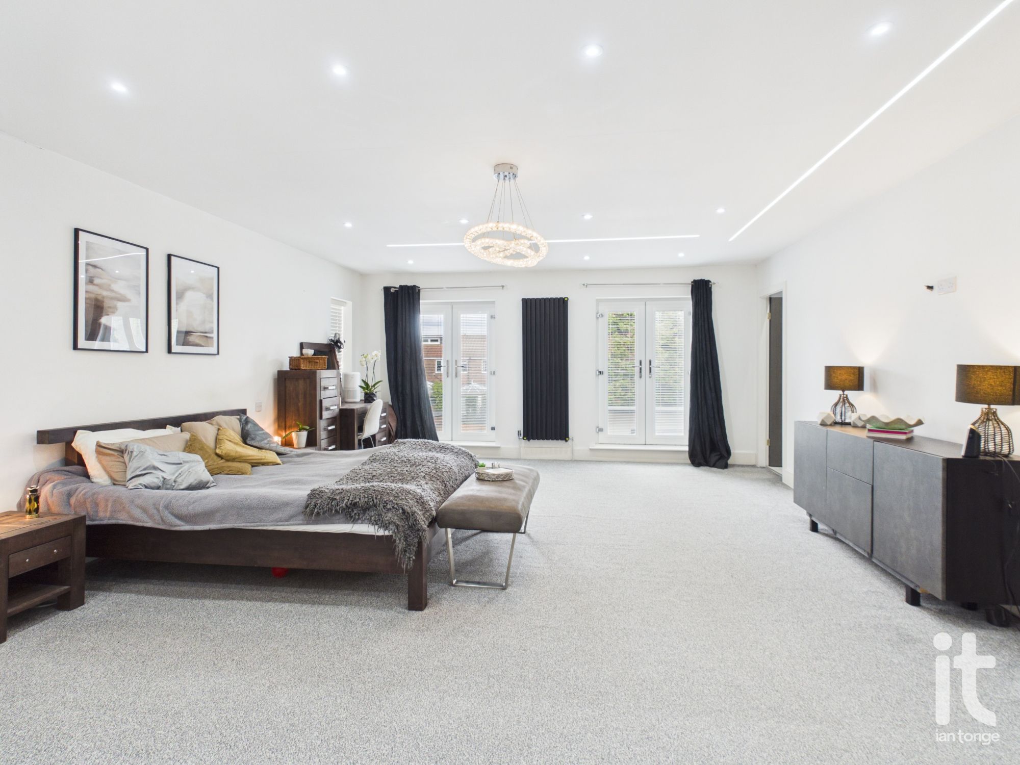4 bedroom detached house For Sale in Stockport - Photograph 33.