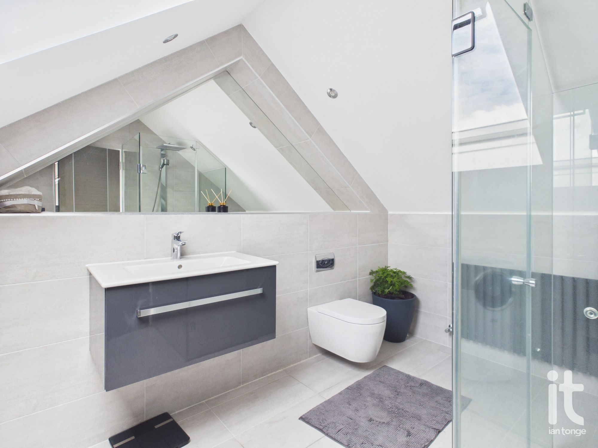 4 bedroom detached house For Sale in Stockport - Photograph 52.