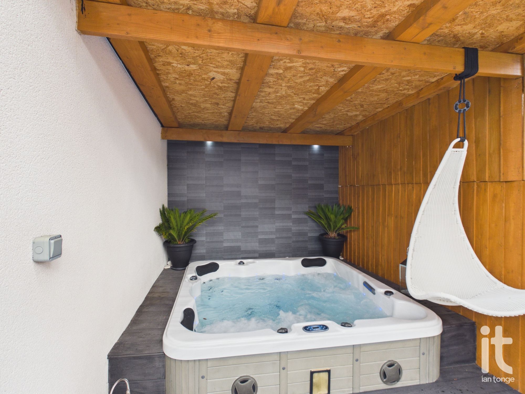 4 bedroom detached house For Sale in Stockport - Photograph 60.