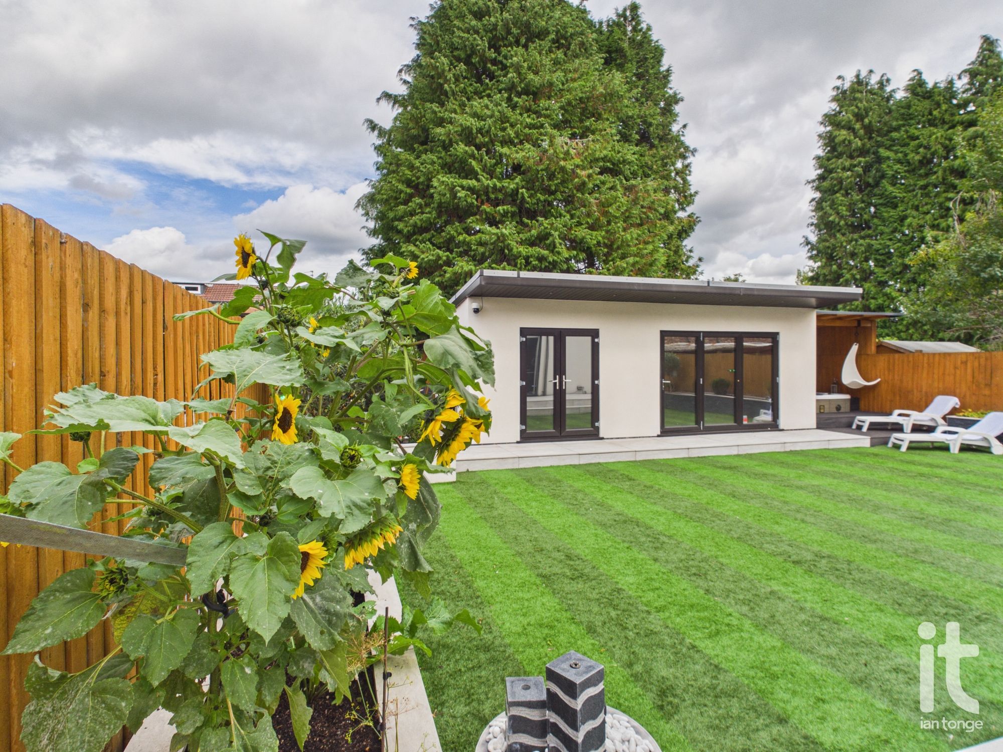 4 bedroom detached house For Sale in Stockport - Photograph 55.