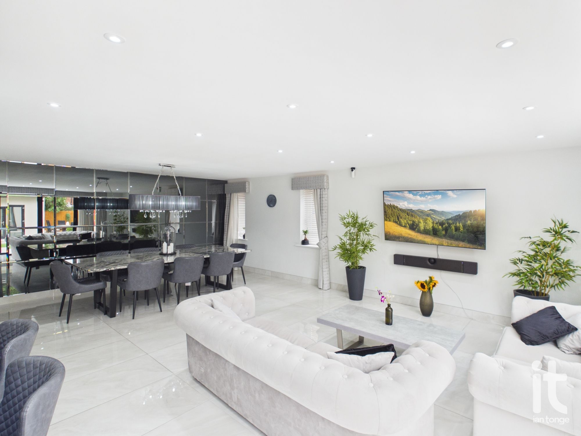 4 bedroom detached house For Sale in Stockport - Photograph 18.