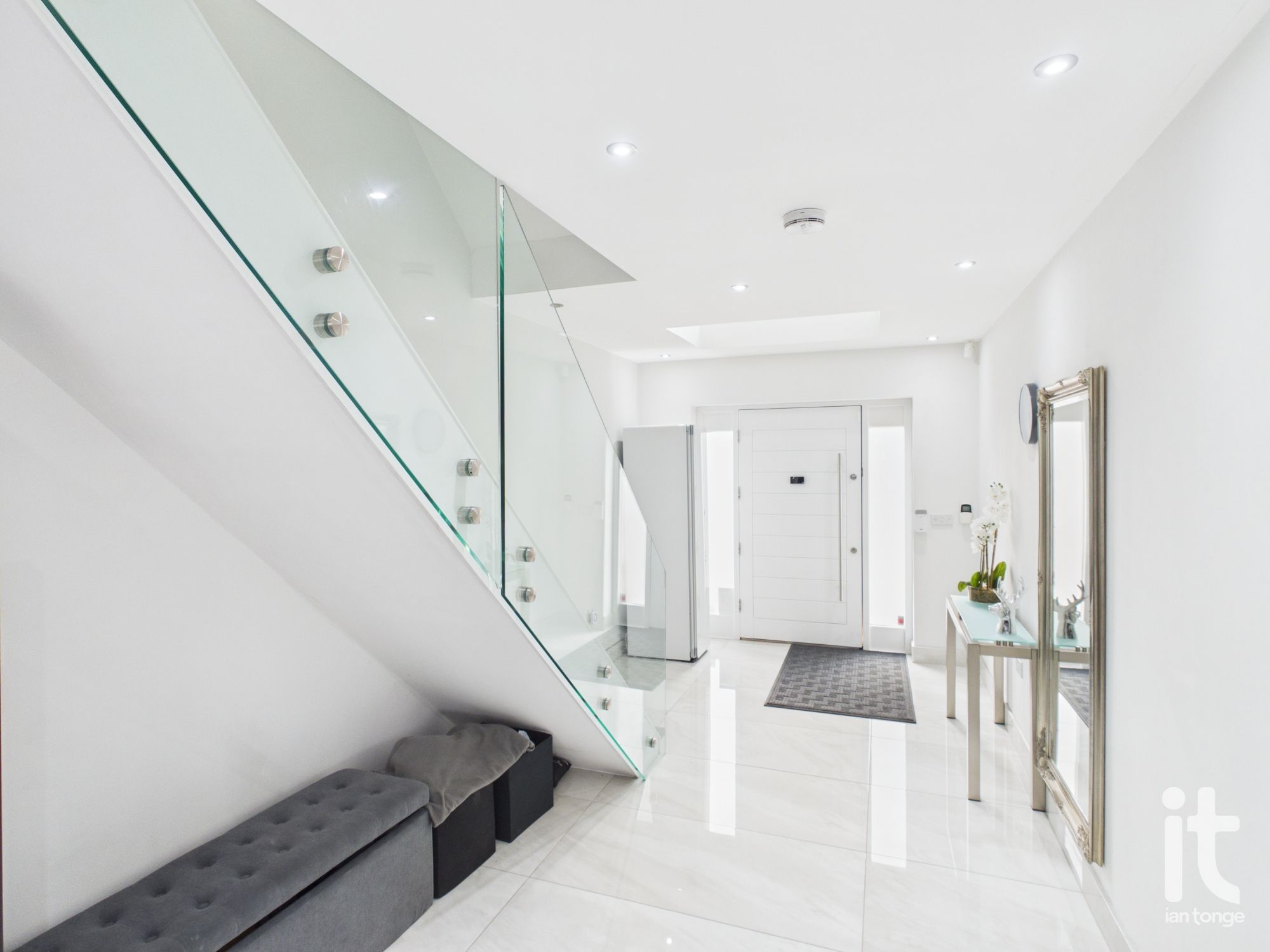 4 bedroom detached house For Sale in Stockport - Photograph 3.
