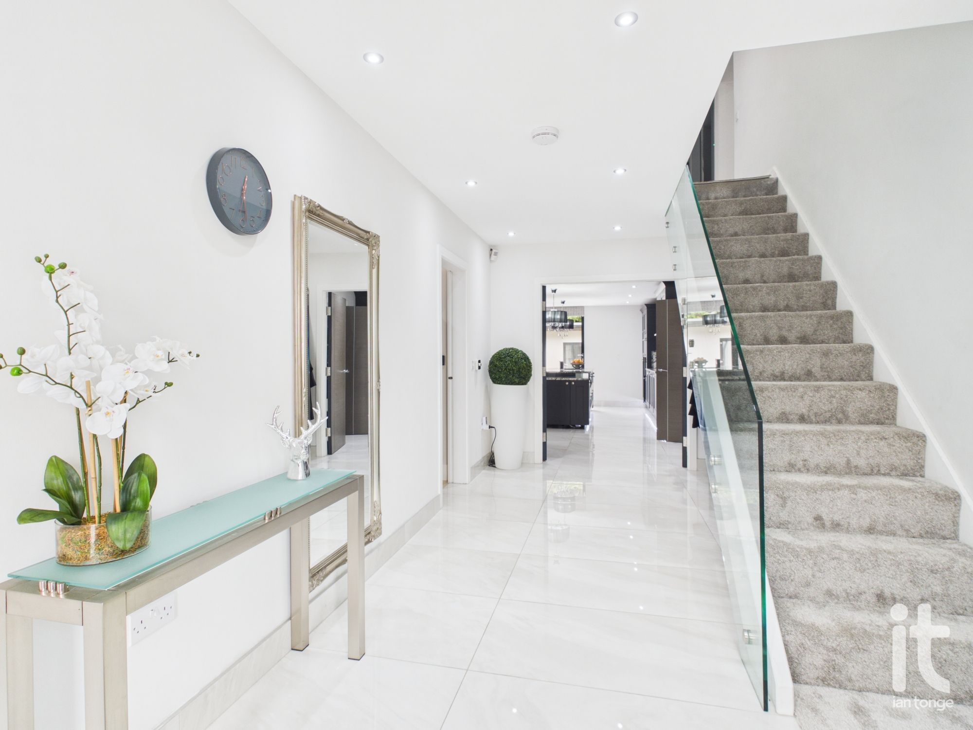 4 bedroom detached house For Sale in Stockport - Photograph 4.