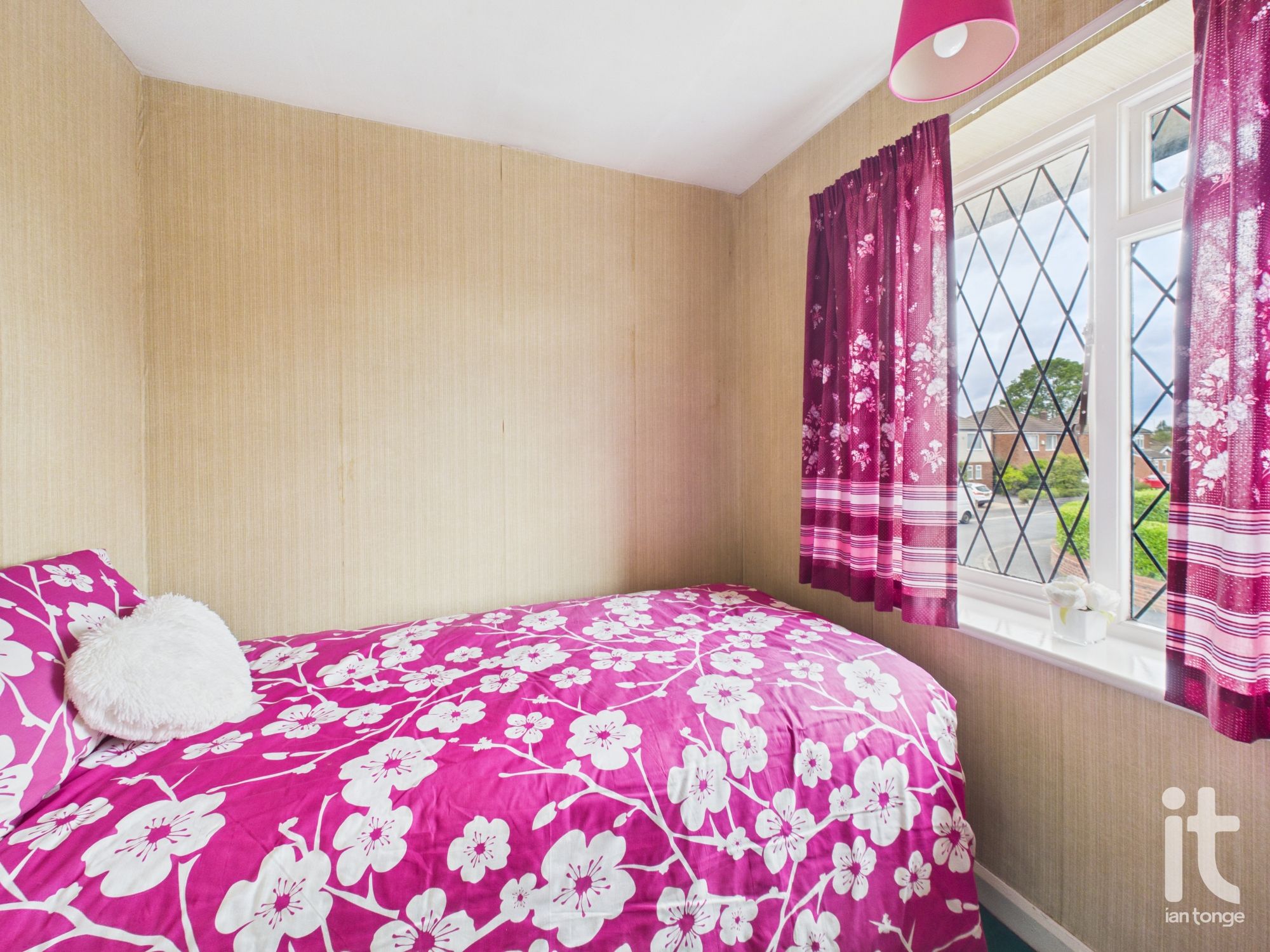 3 bedroom link detached house For Sale in Stockport - Photograph 13.