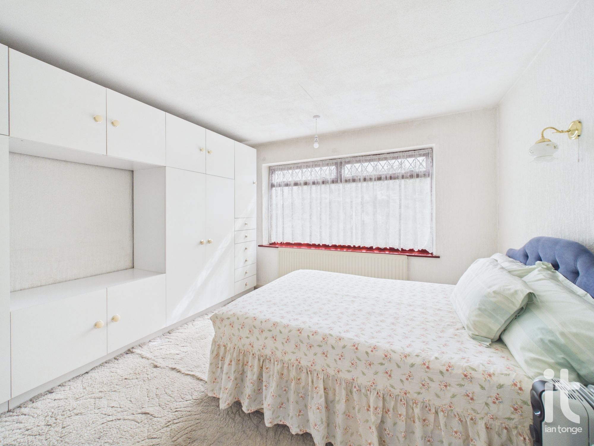 3 bedroom link detached house For Sale in Stockport - Photograph 10.