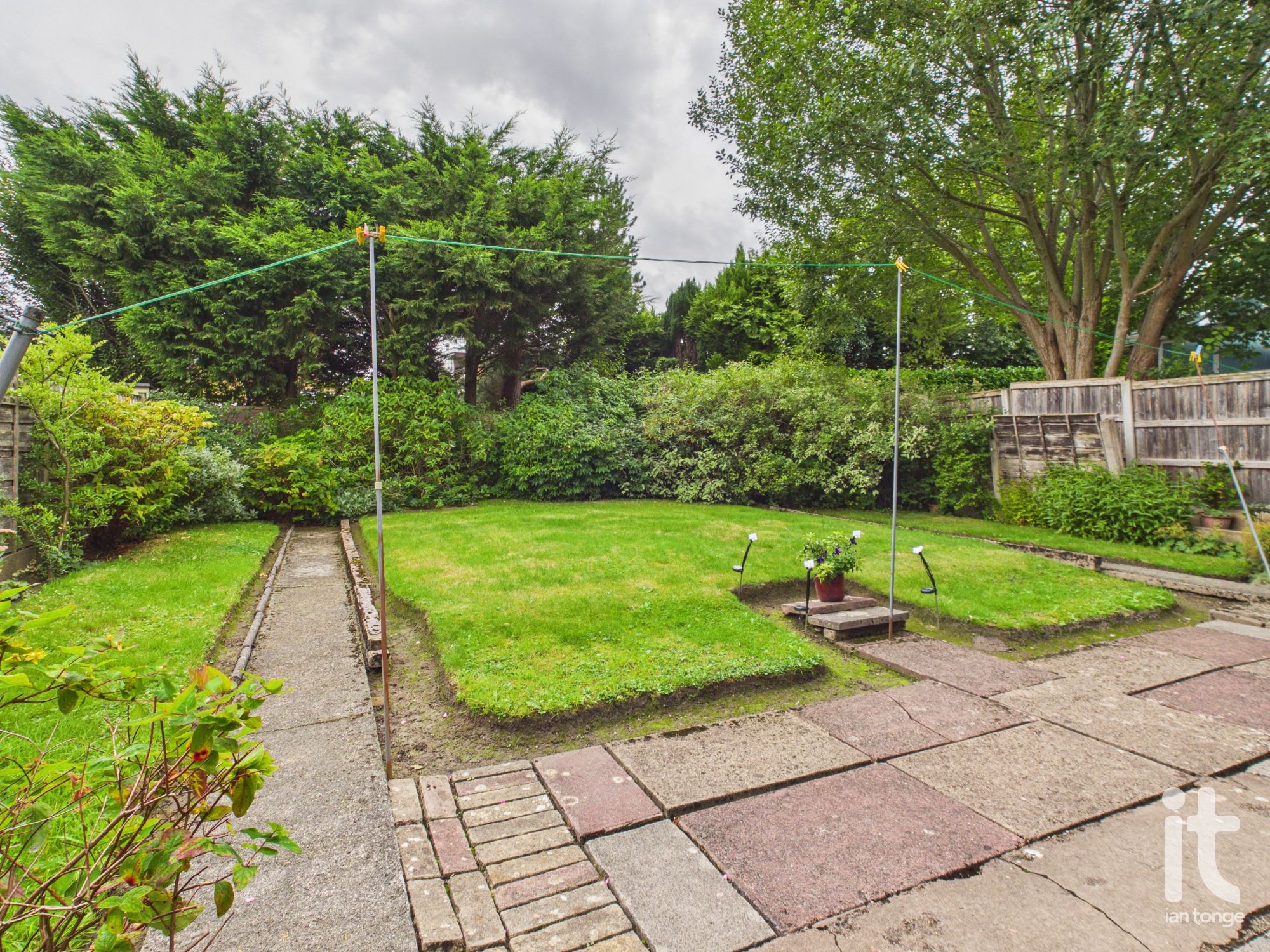 3 bedroom link detached house For Sale in Stockport - Property photograph.