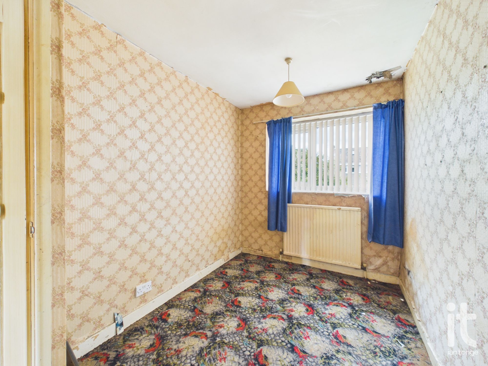 4 bedroom detached house For Sale in Stockport - Photograph 14.