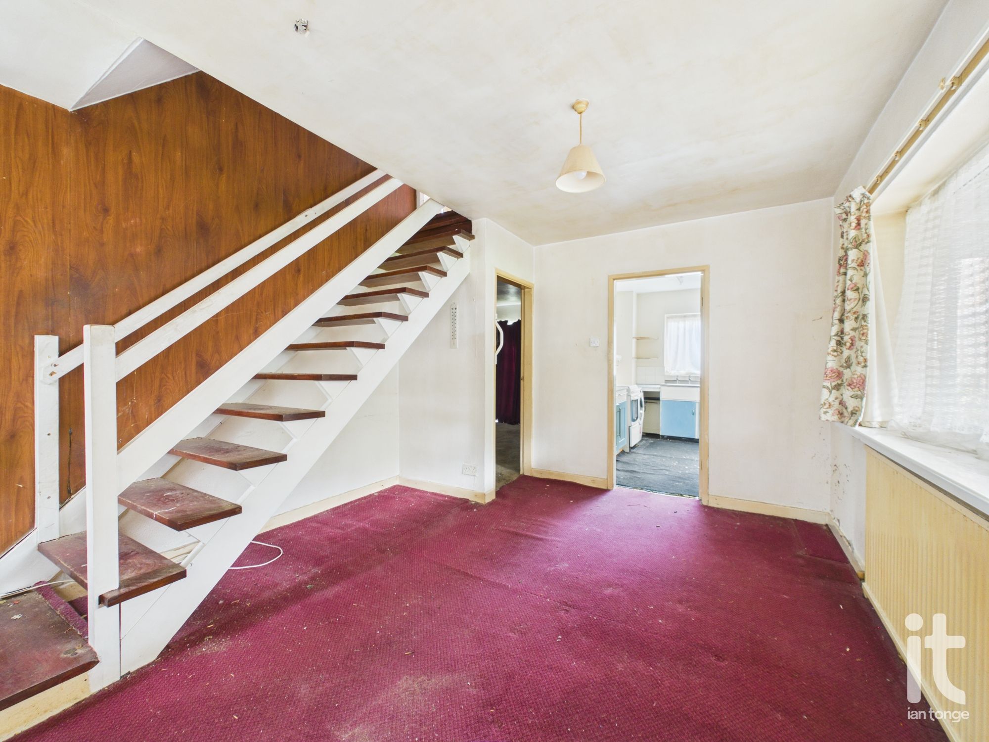 4 bedroom detached house For Sale in Stockport - Photograph 5.