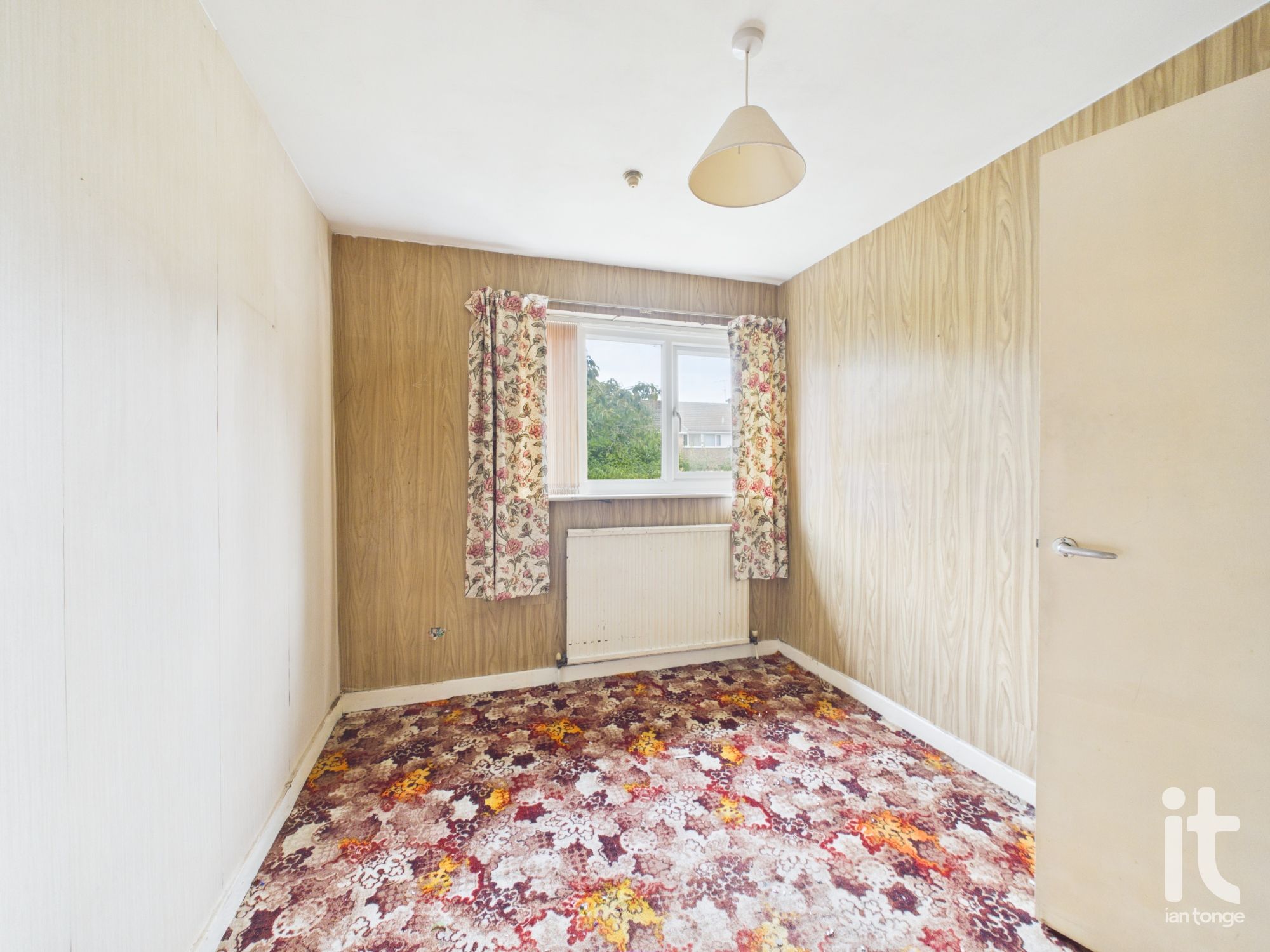 4 bedroom detached house For Sale in Stockport - Photograph 15.