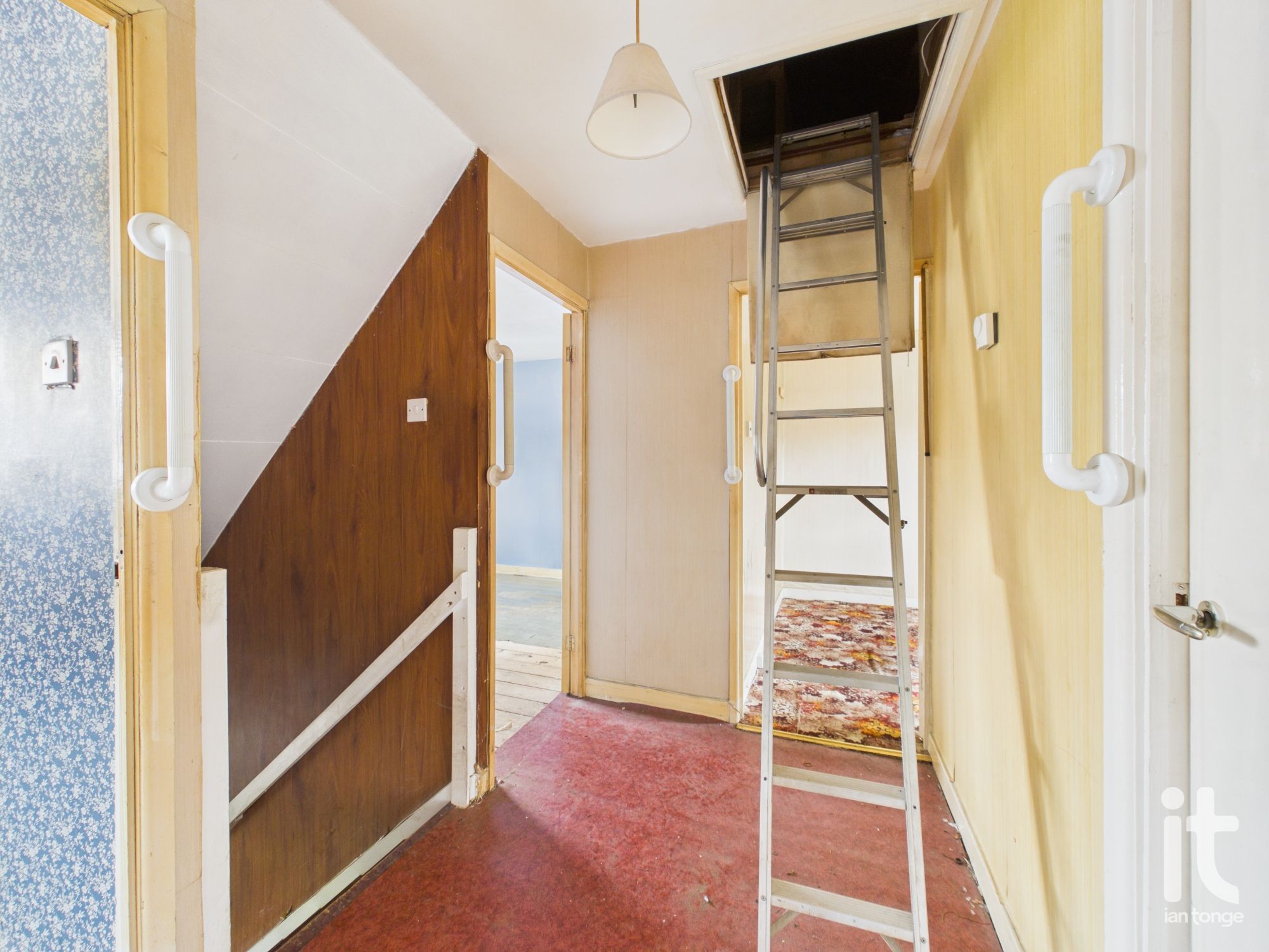 4 bedroom detached house For Sale in Stockport - Photograph 11.