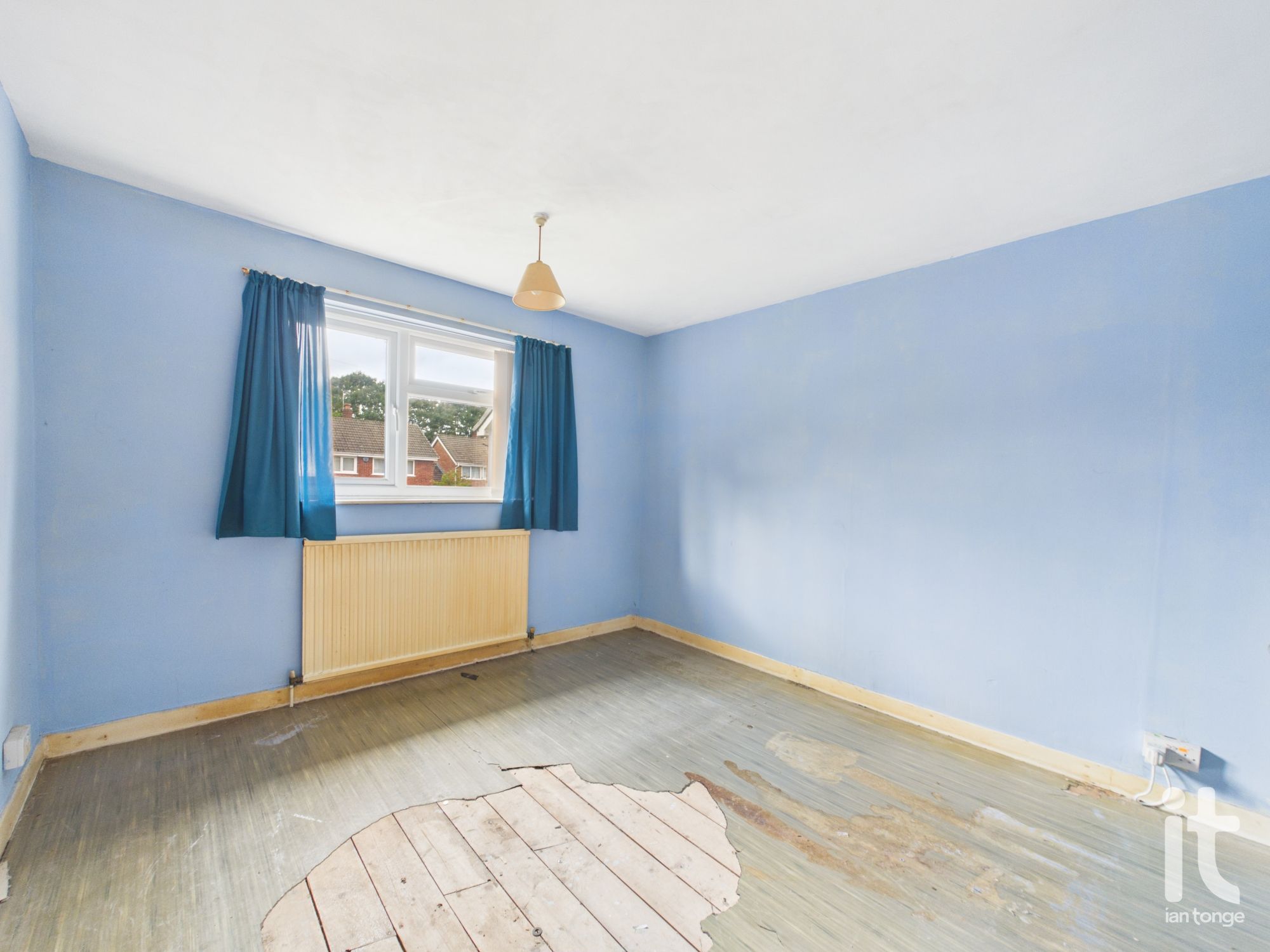 4 bedroom detached house For Sale in Stockport - Photograph 12.