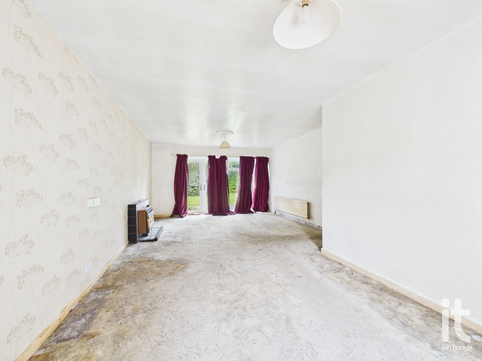 4 bedroom detached house For Sale in Stockport - Photograph 7.