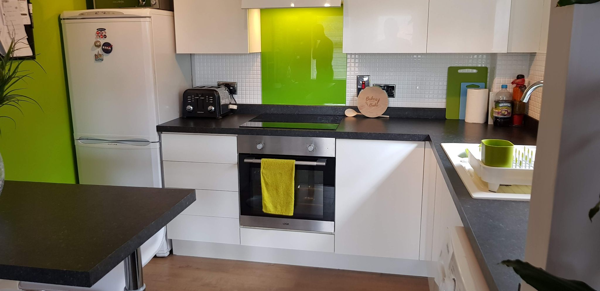 2 bedroom flat flat/apartment For Sale in Manchester - Photograph 6.