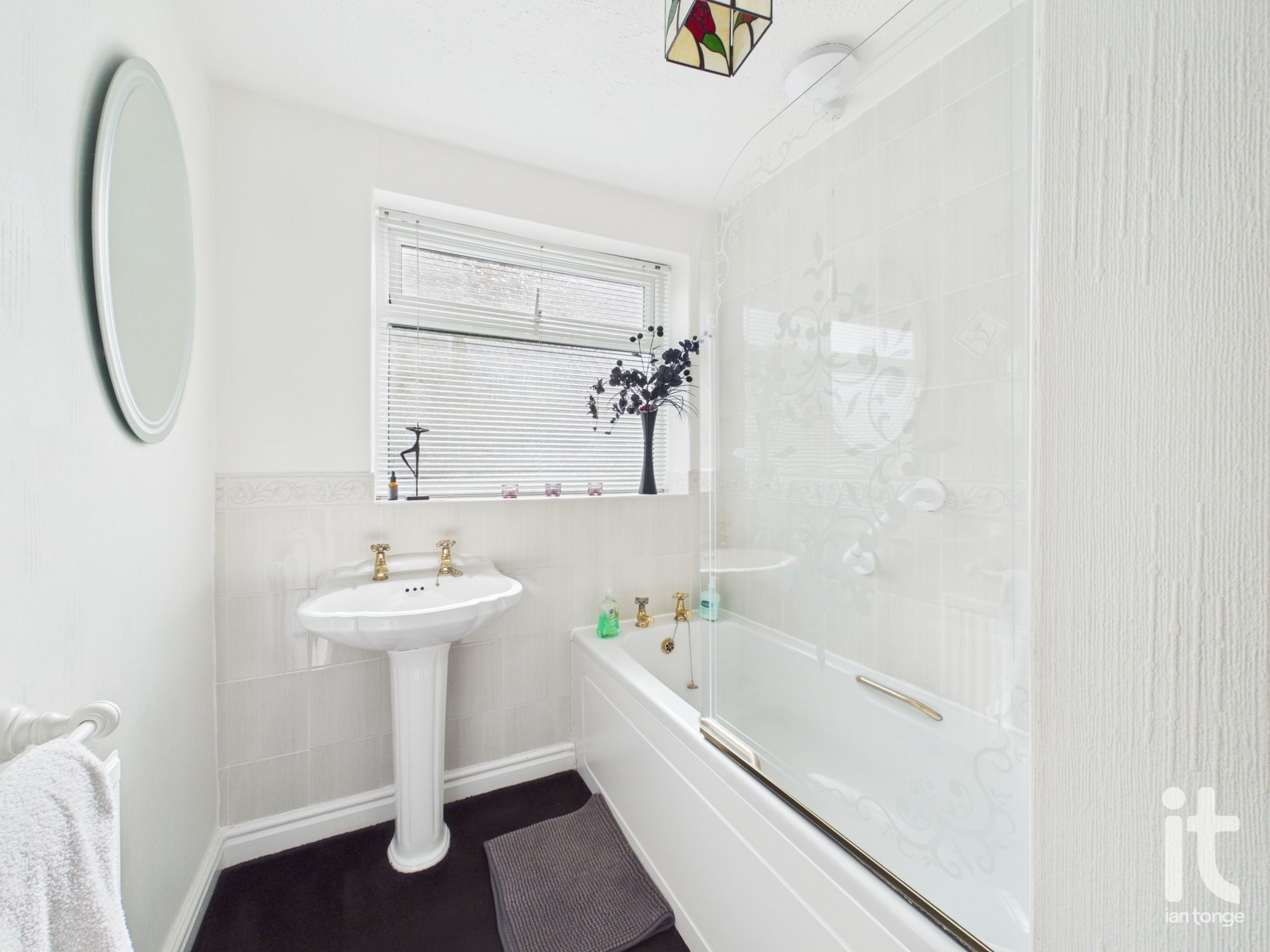 3 bedroom detached house For Sale in Stockport - Photograph 19.