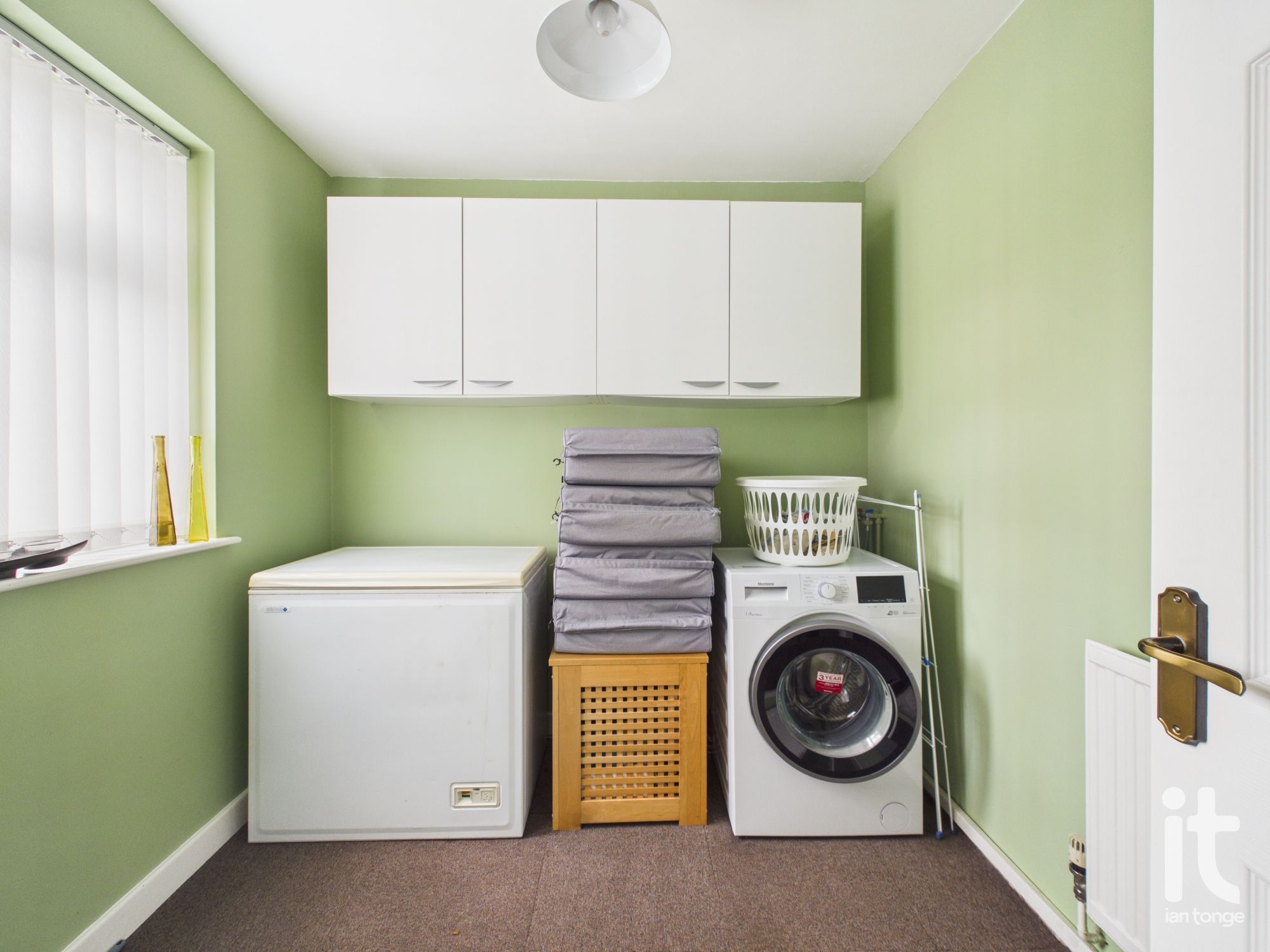 3 bedroom detached house For Sale in Stockport - Photograph 14.