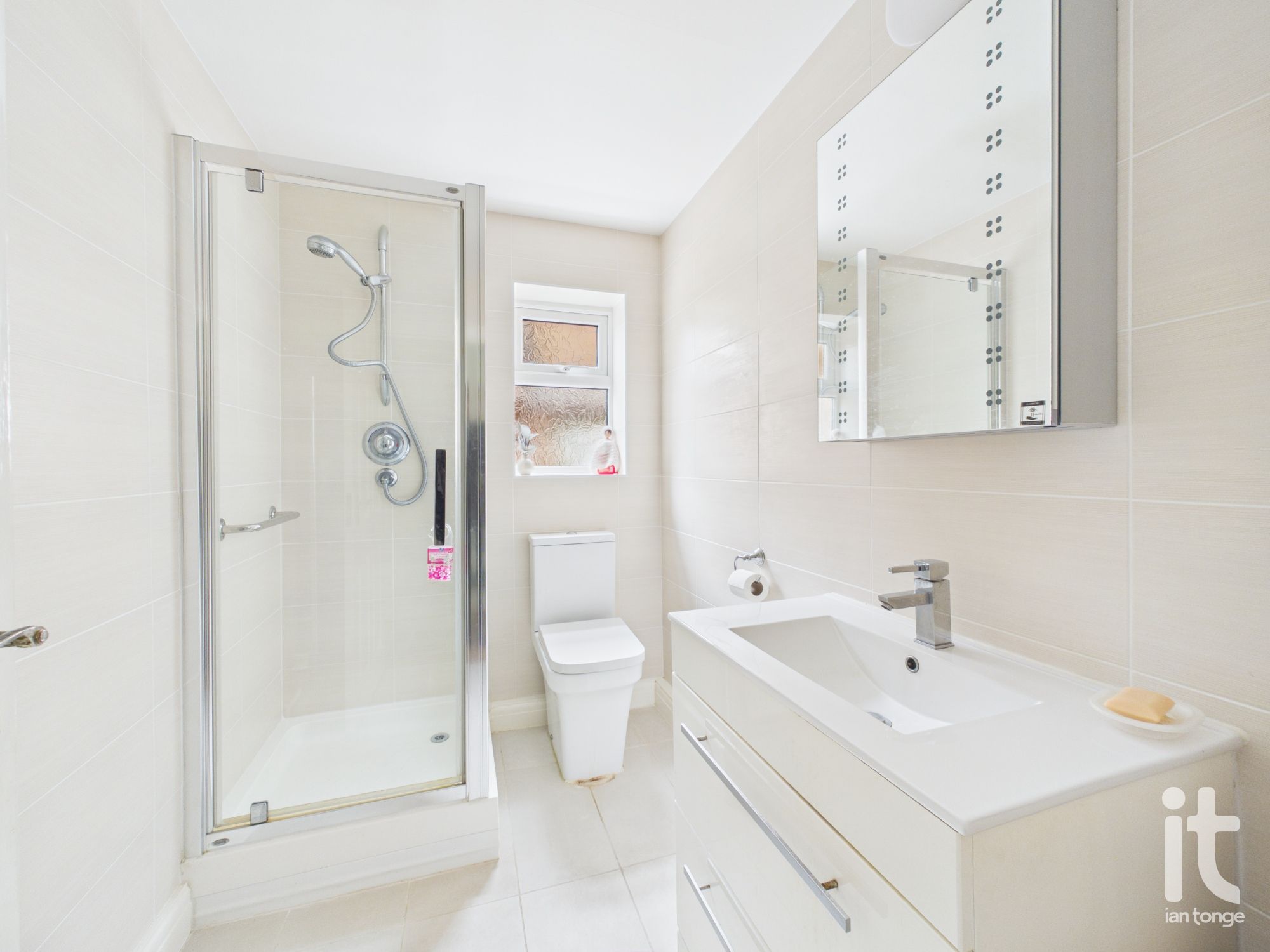 2 bedroom ground floor flat/apartment For Sale in Stockport - Photograph 21.