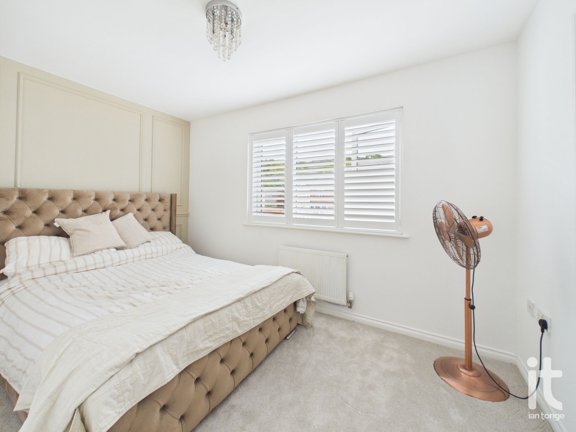 3 bedroom mid terraced house For Sale in Stockport - Photograph 29.