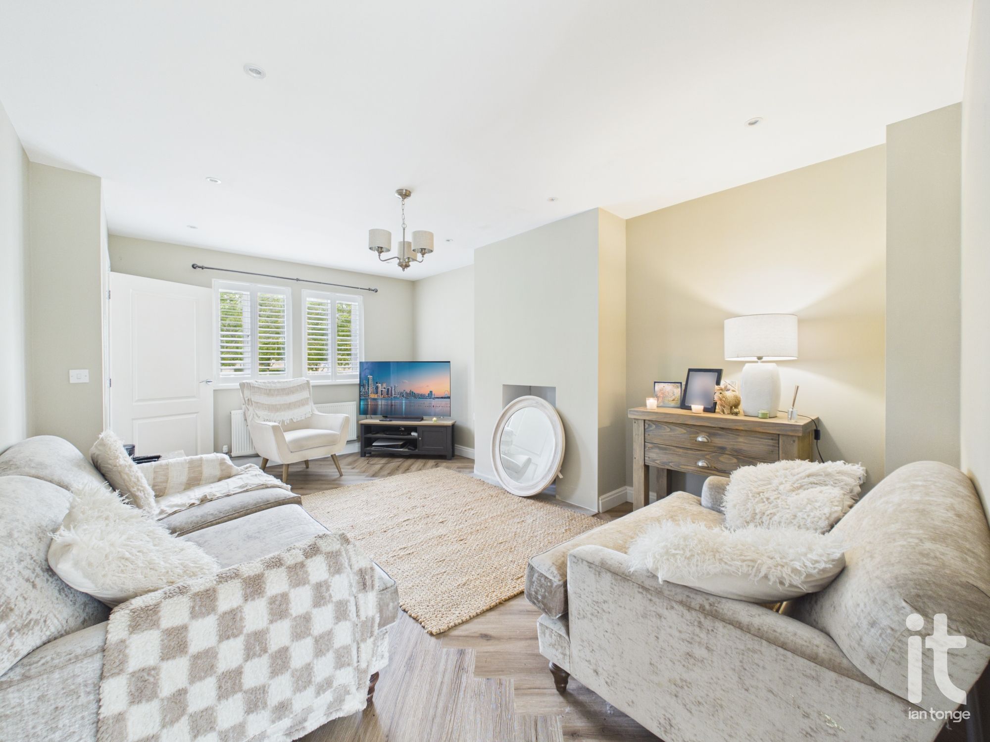 3 bedroom mid terraced house For Sale in Stockport - Photograph 16.