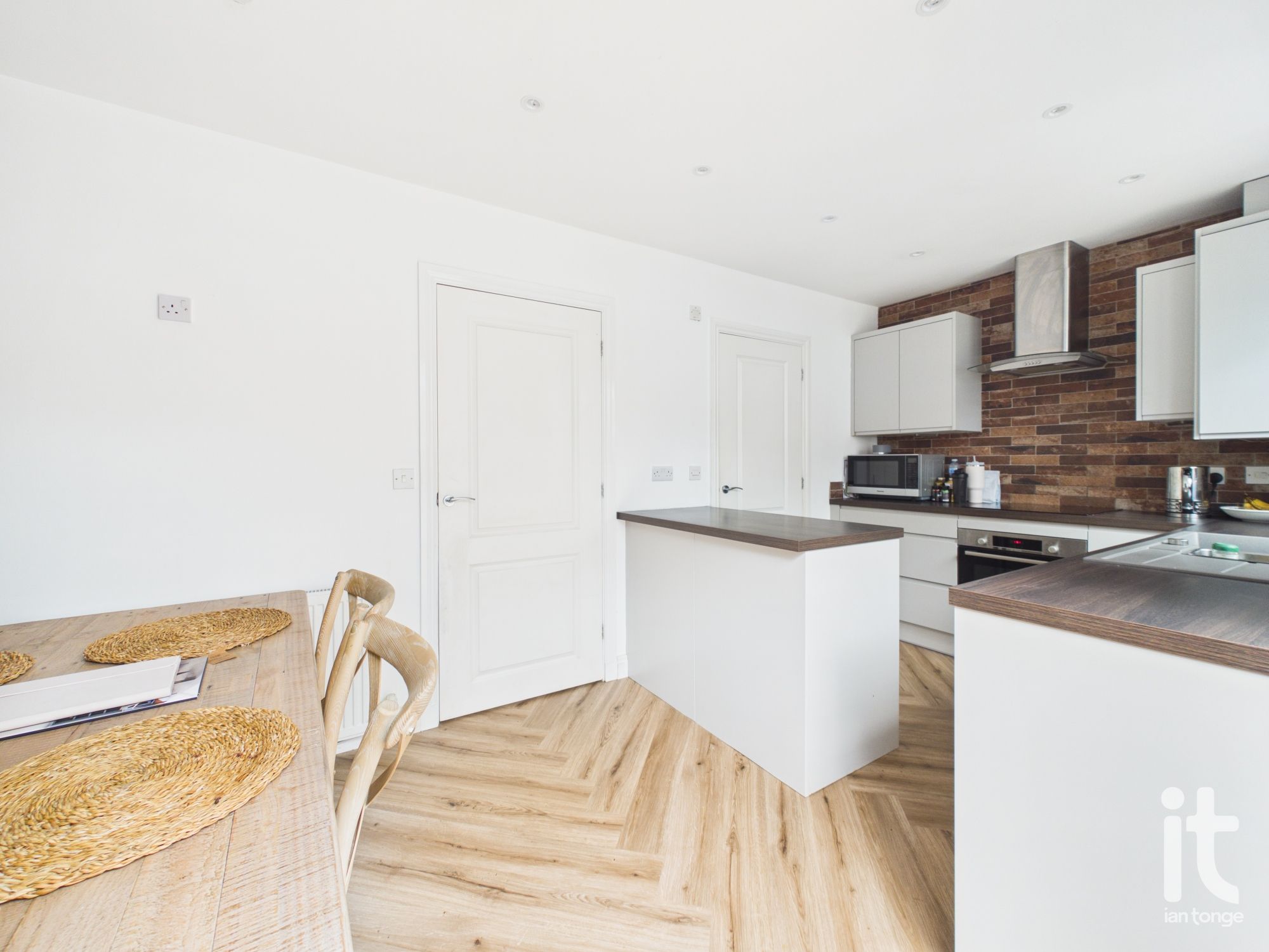3 bedroom mid terraced house For Sale in Stockport - Photograph 20.