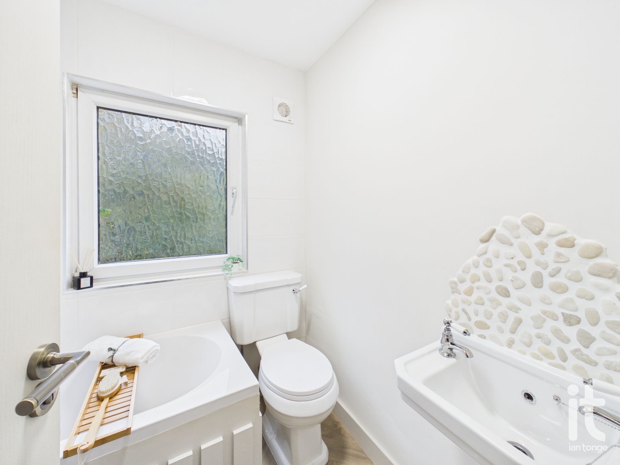 2 bedroom mid terraced house For Sale in Stockport - Photograph 22.