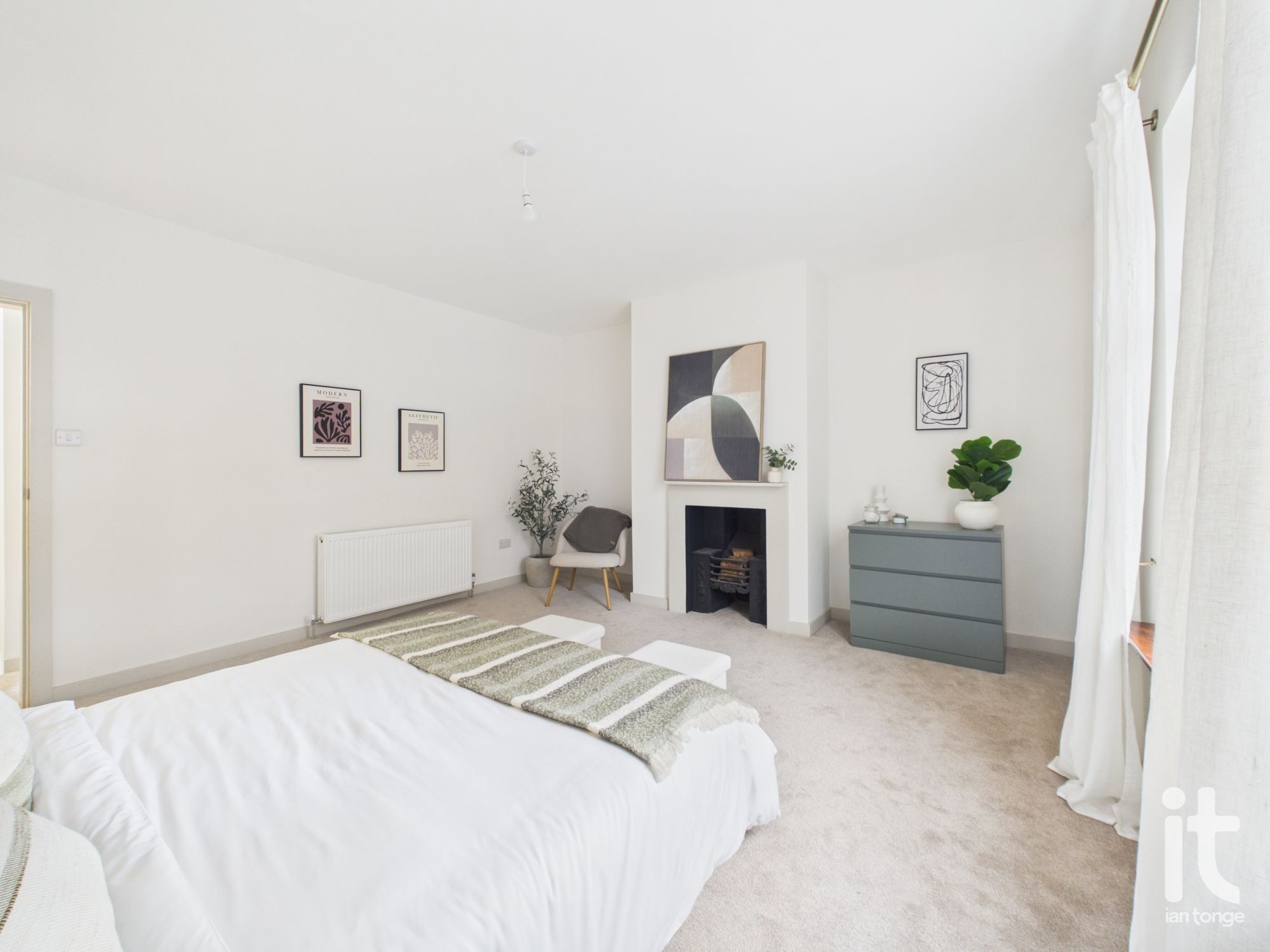 2 bedroom mid terraced house For Sale in Stockport - Photograph 16.