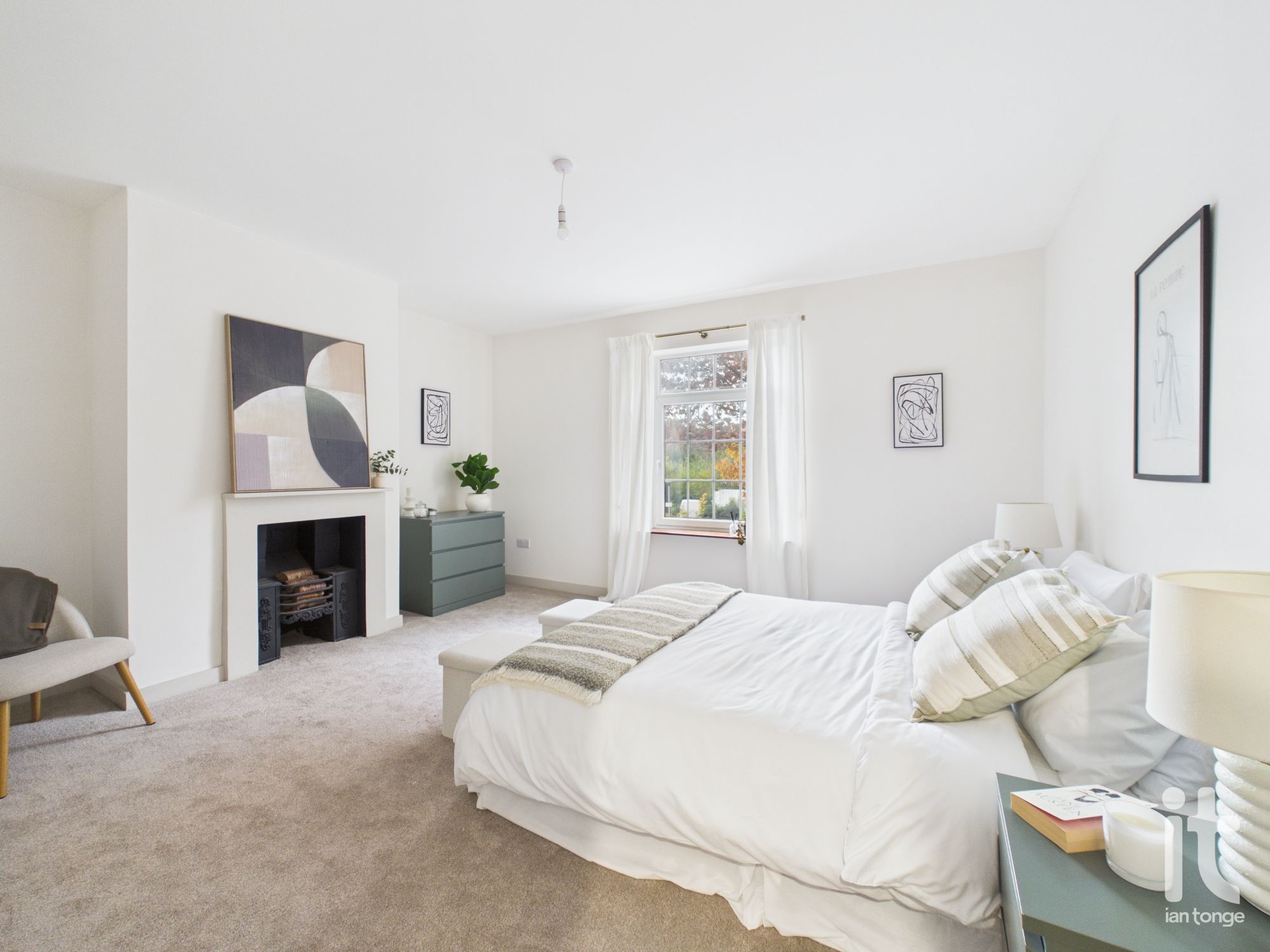 2 bedroom mid terraced house For Sale in Stockport - Photograph 15.